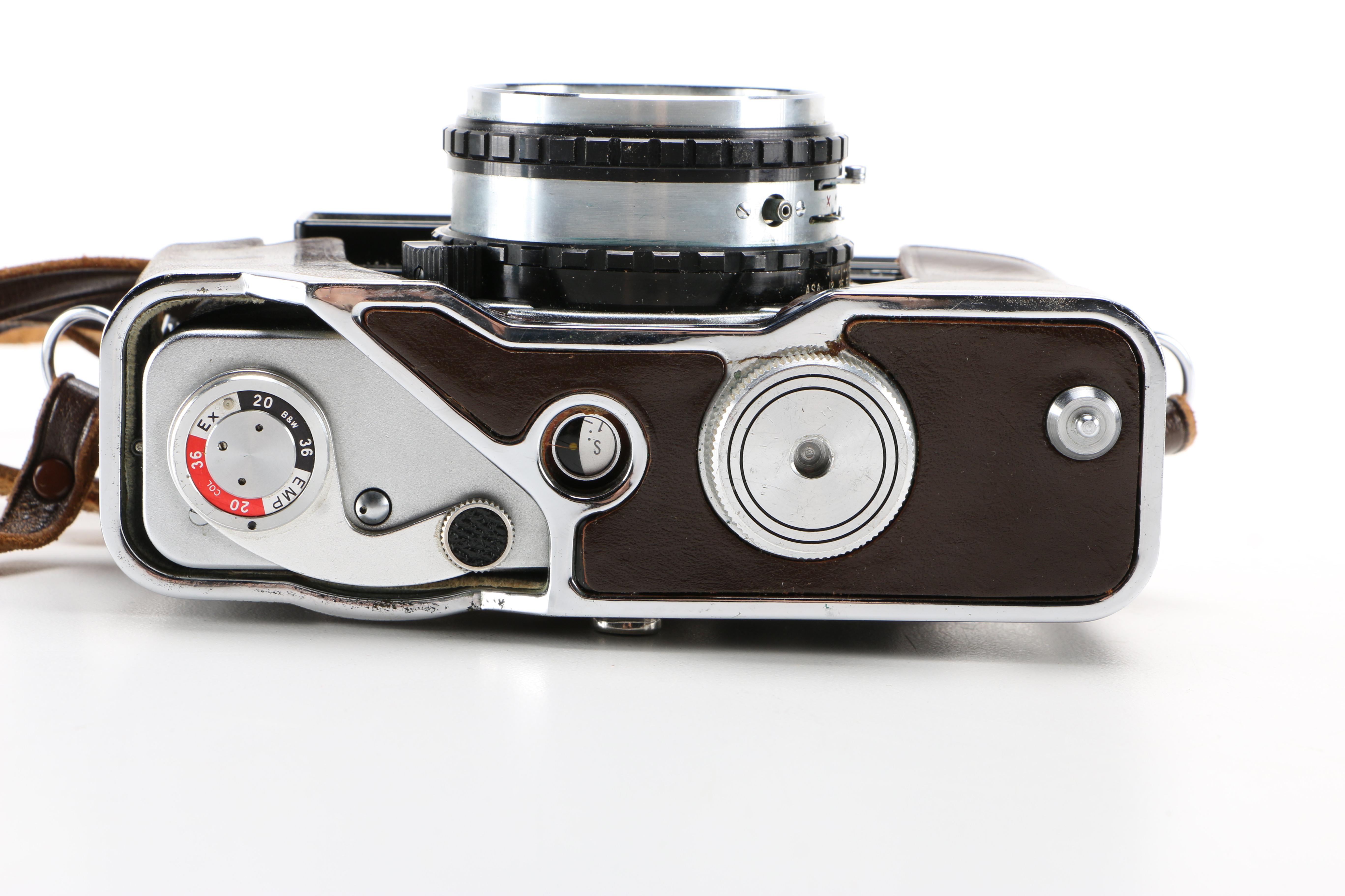 Circa 1960s Fujica 35-EE 35mm Camera