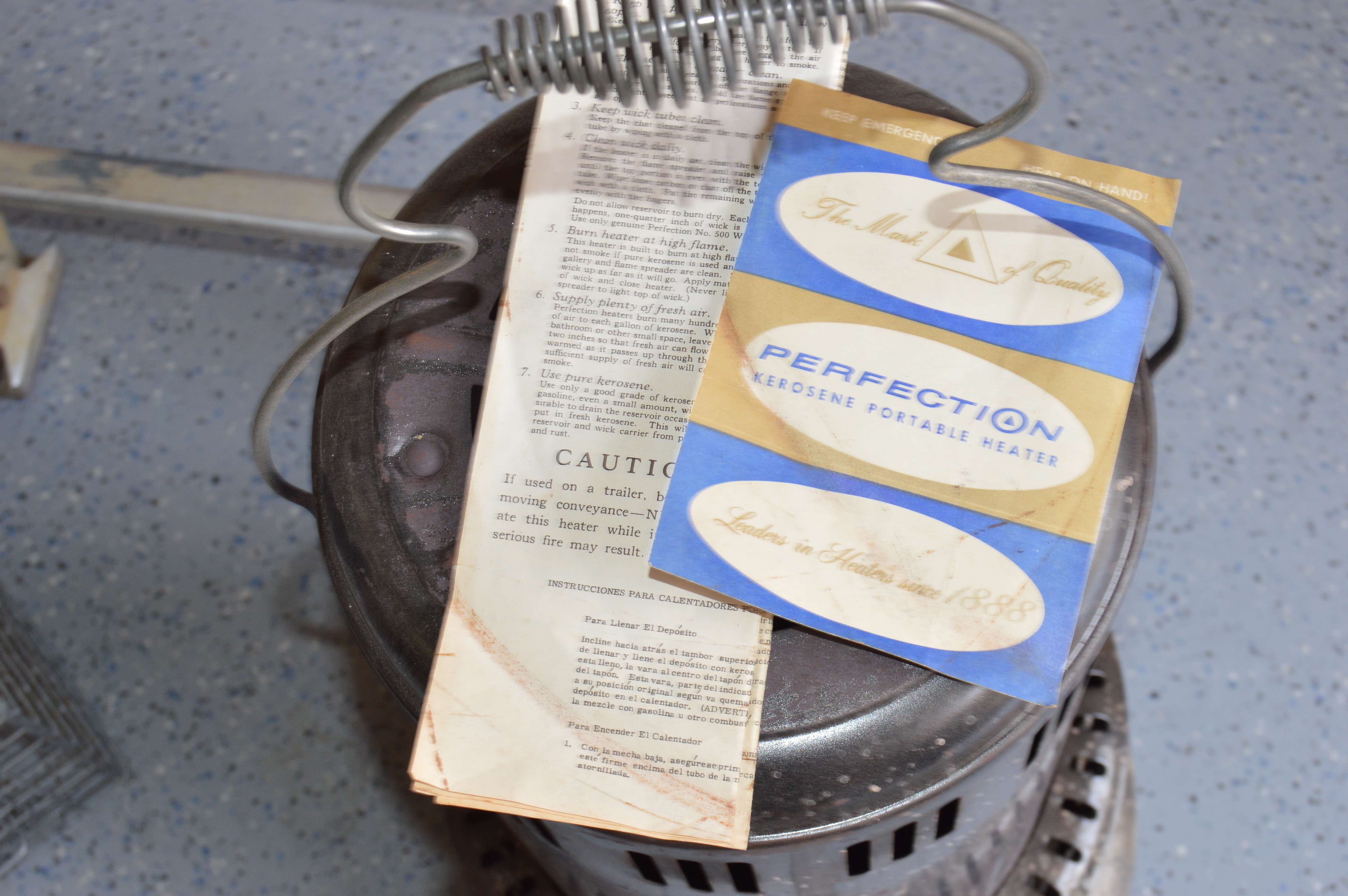 16' Extension Ladder, Vintage Kerosene Heater and Animal Traps