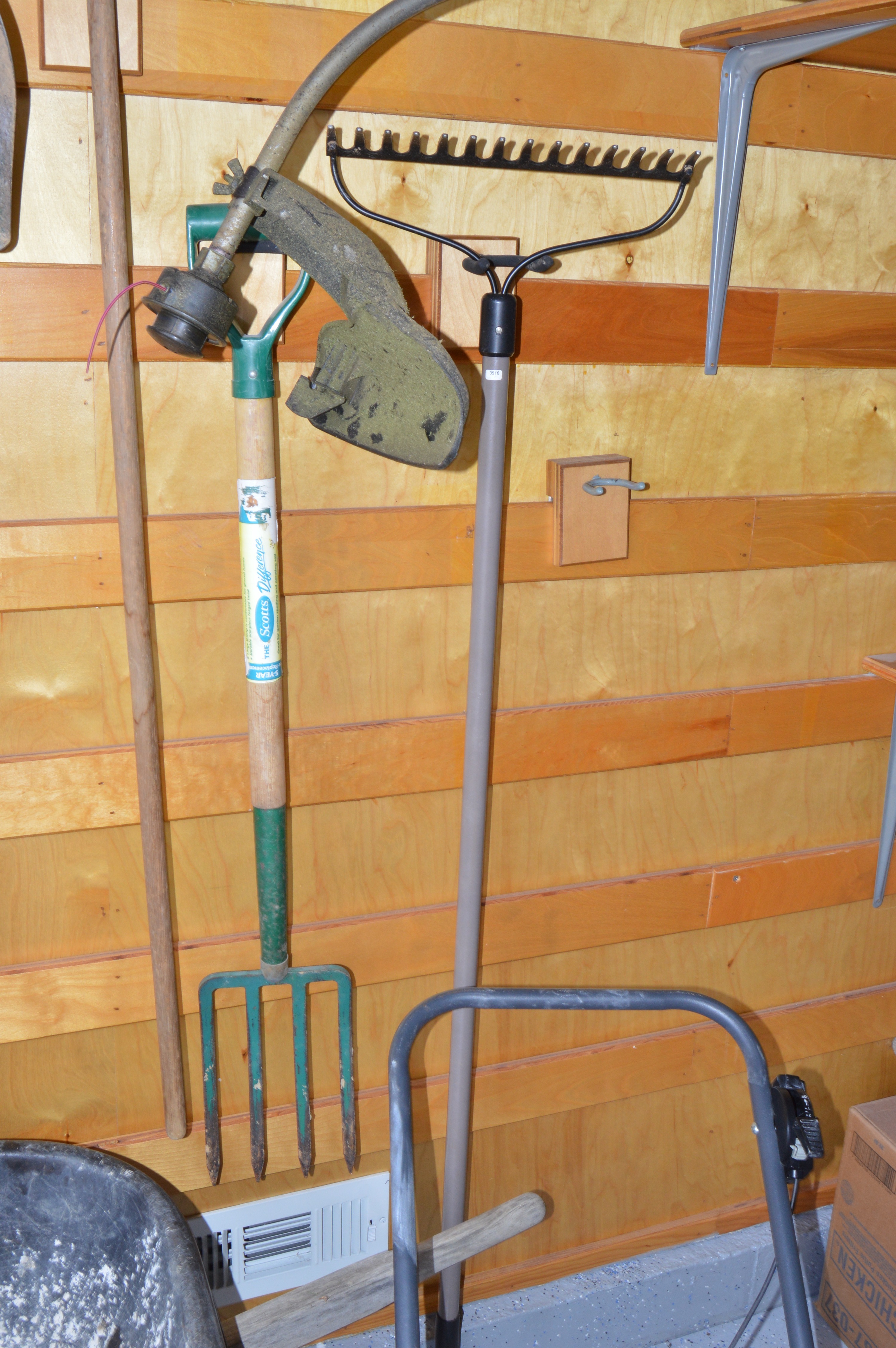 Landscaping Power Tools and Supplies