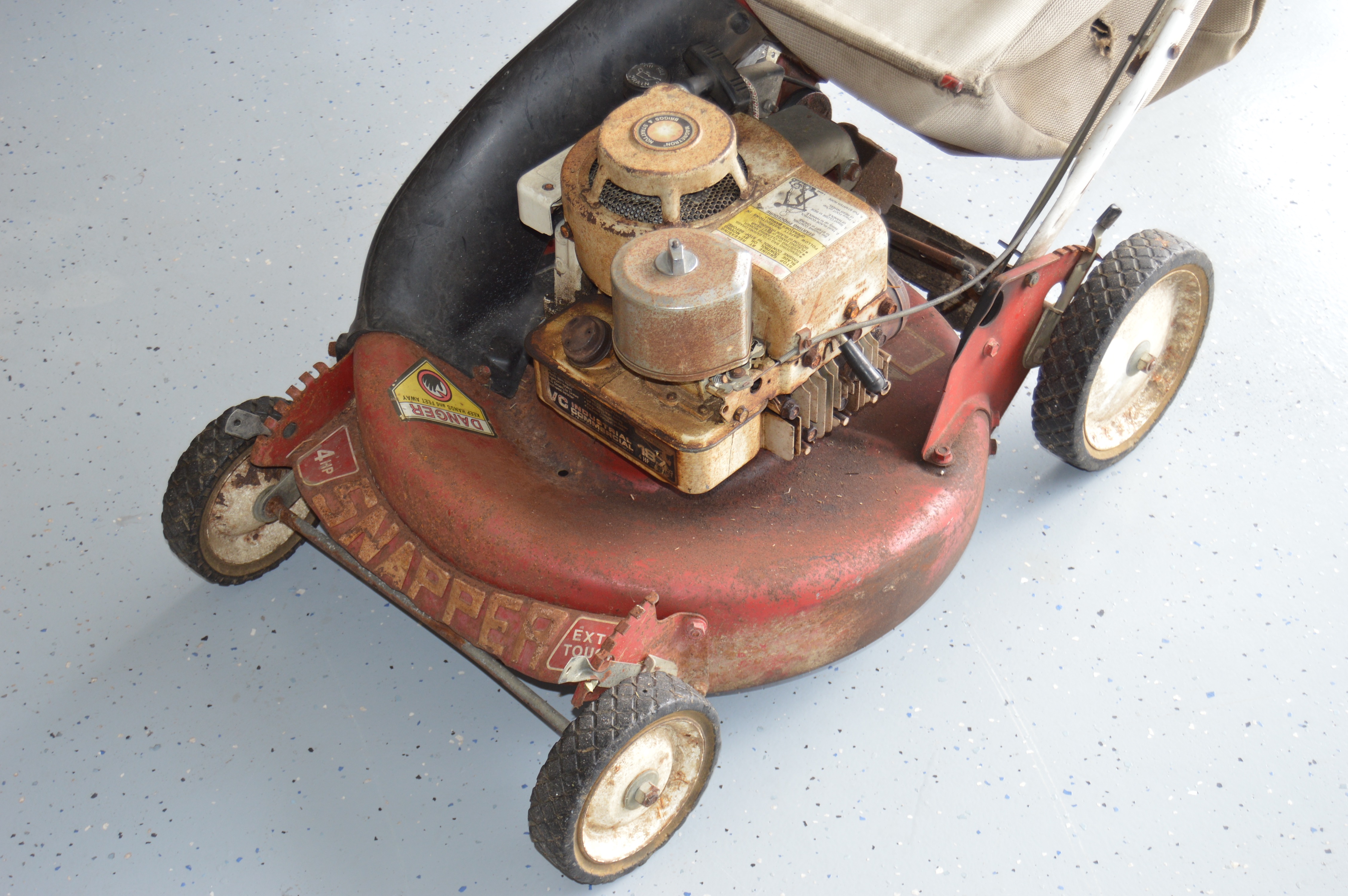 Snapper "Hi-Vac" Lawn Mower