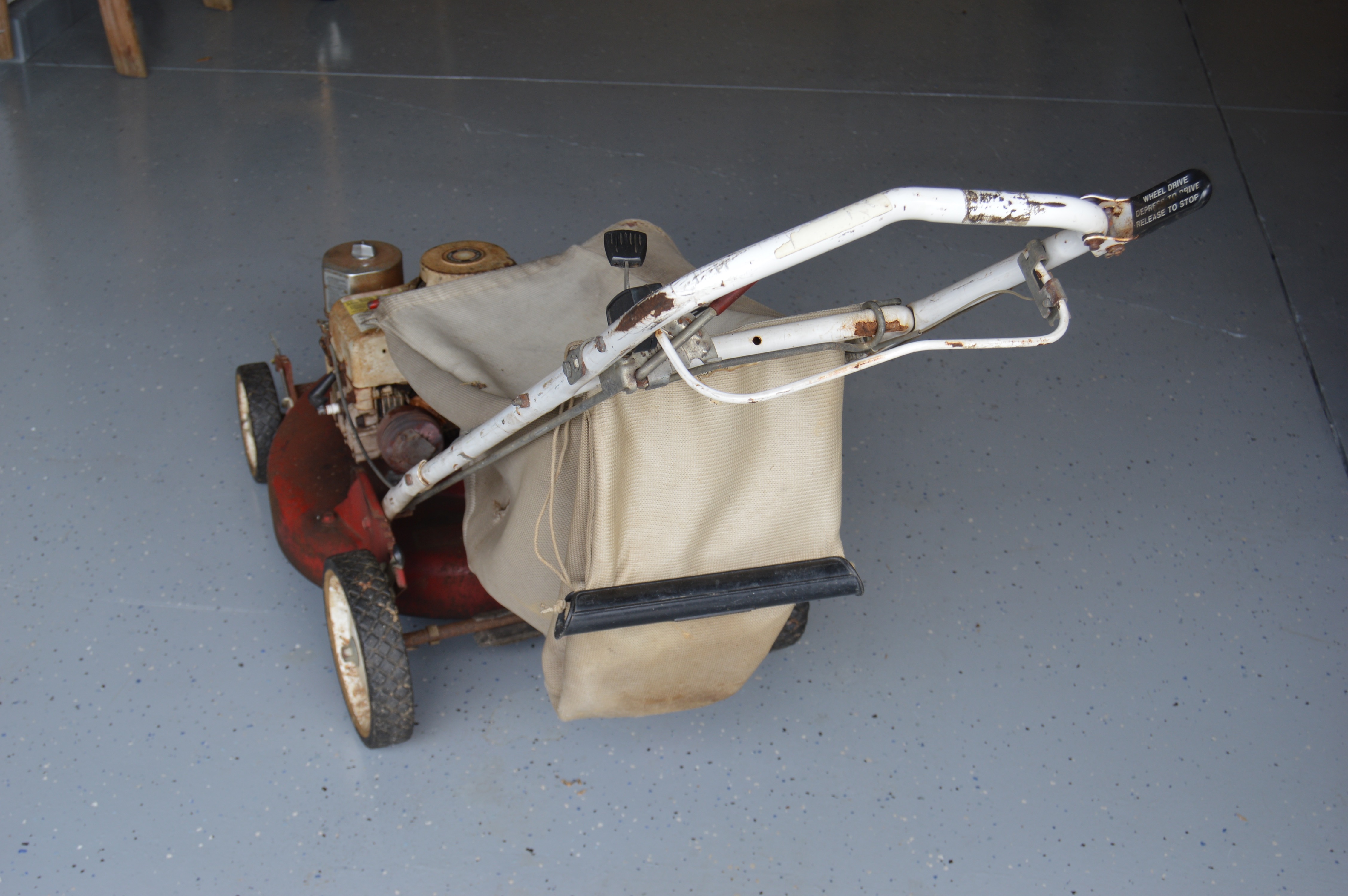 Snapper "Hi-Vac" Lawn Mower