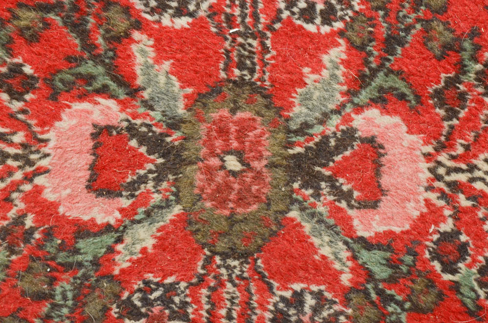 Persian Hand Woven Sarouk Style Wool Runner Rug