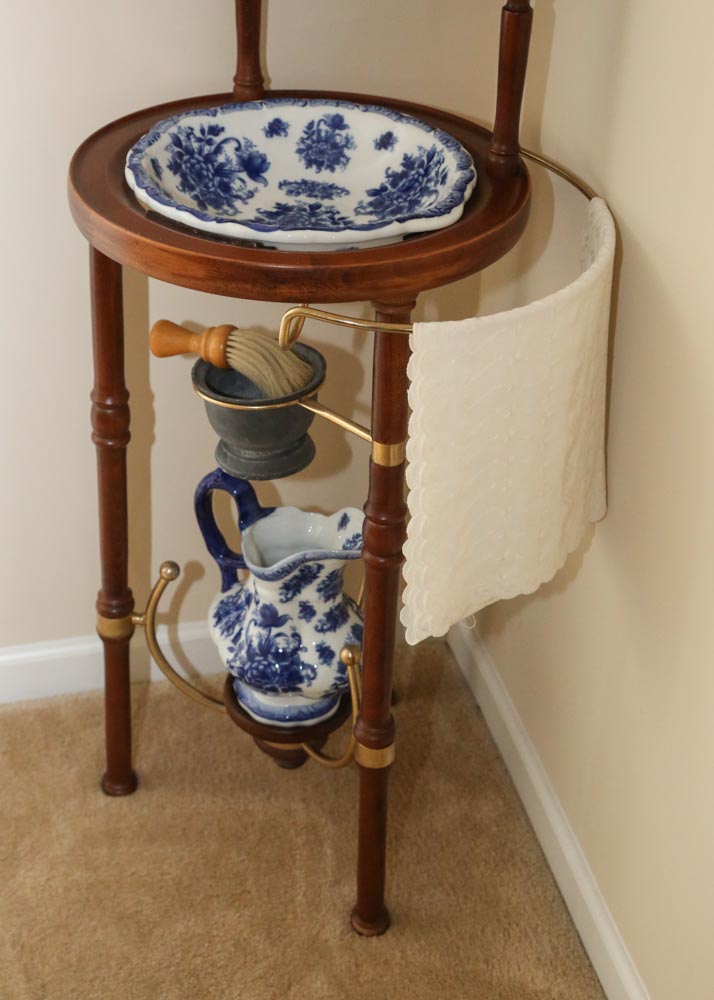Vintage Wash Basin Stand