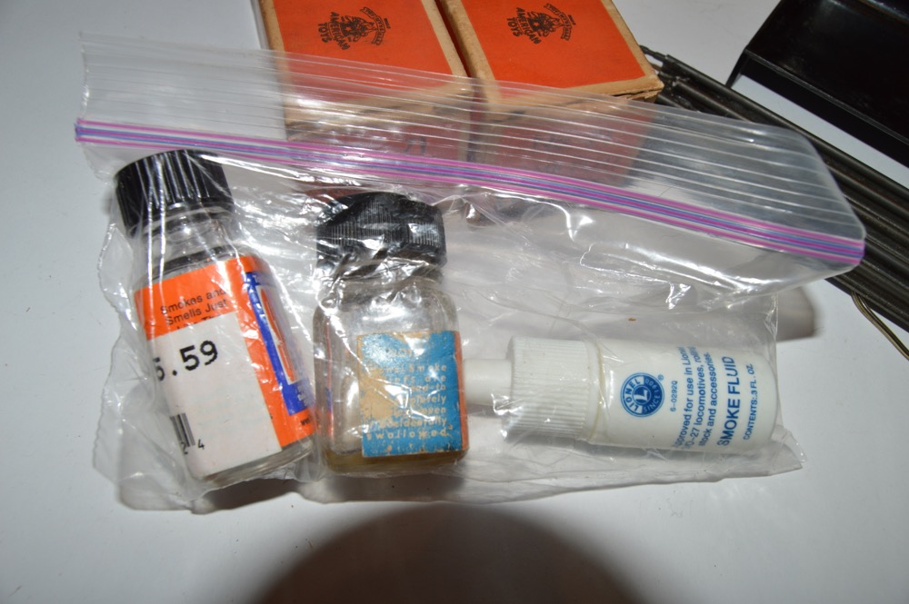 Lionel Train Set  Accessories