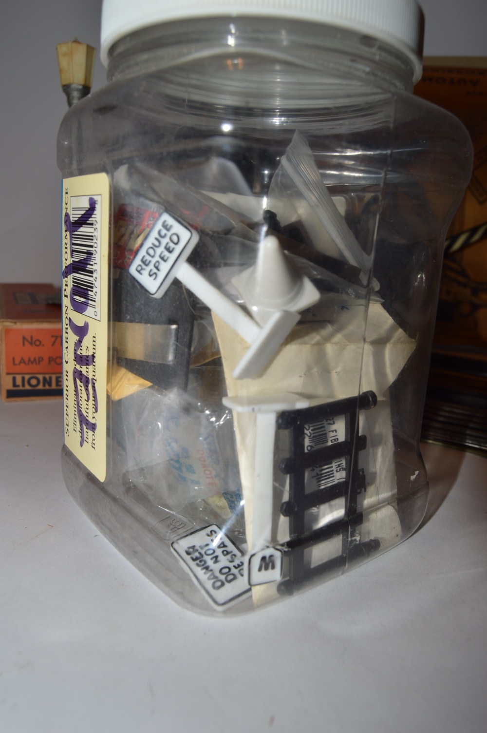 Lionel Train Set  Accessories