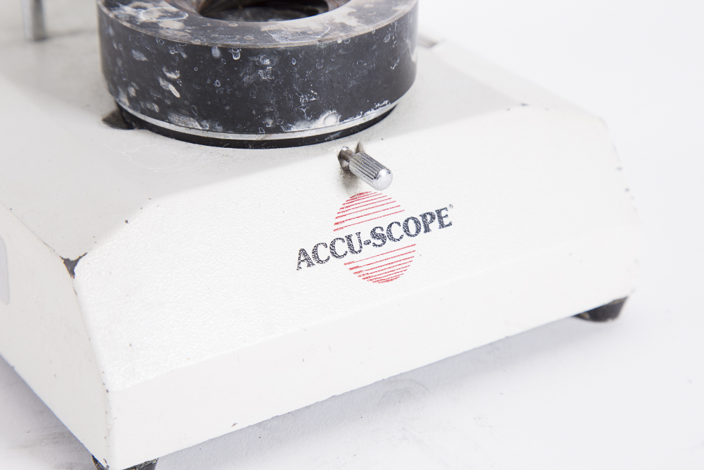 Accu Scope Microscope
