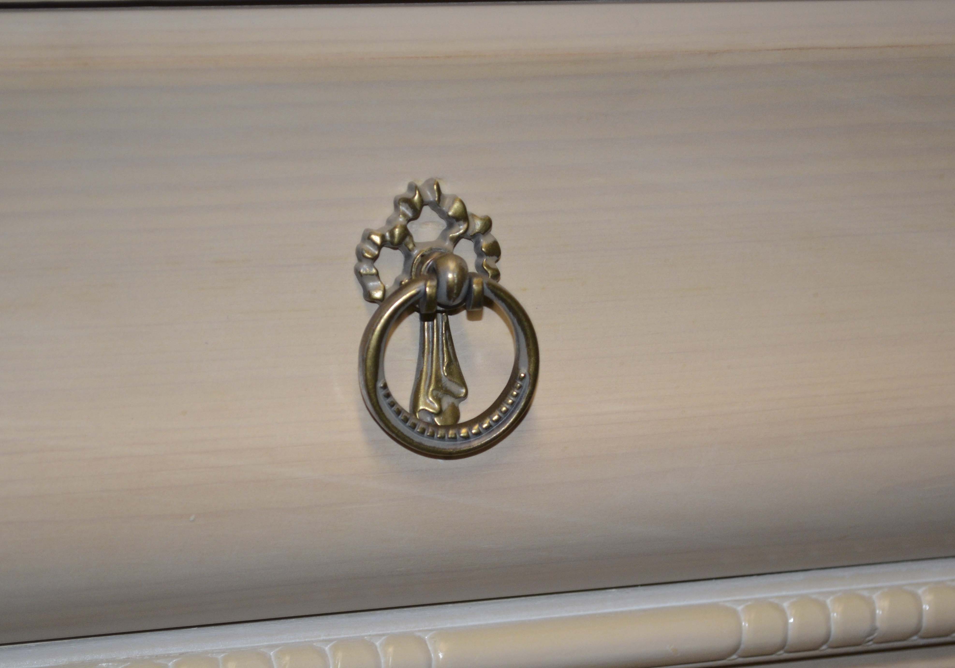 Lexington Furniture Lynnn-Hollyn At Home Armoire