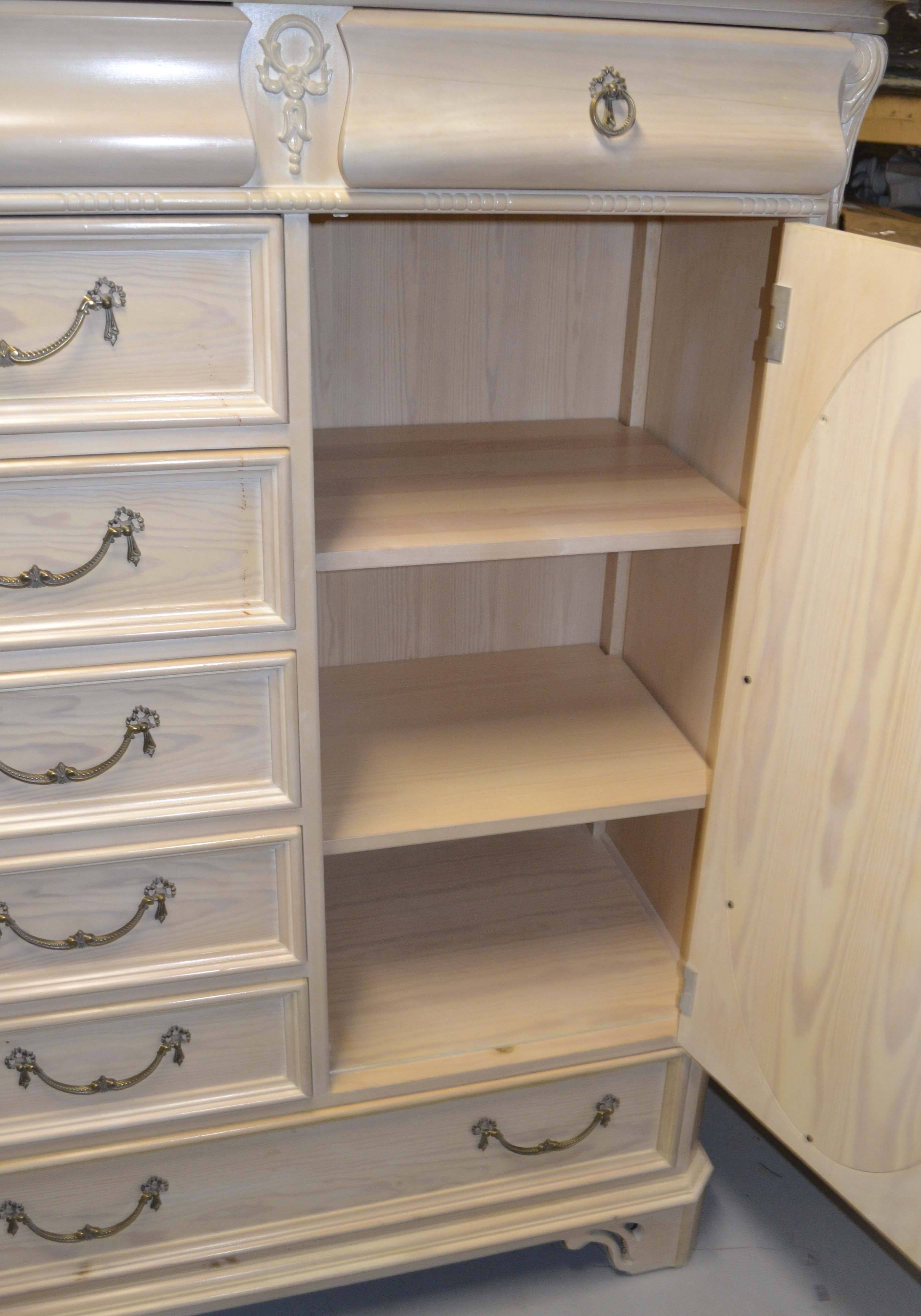 Lexington Furniture Lynnn-Hollyn At Home Armoire