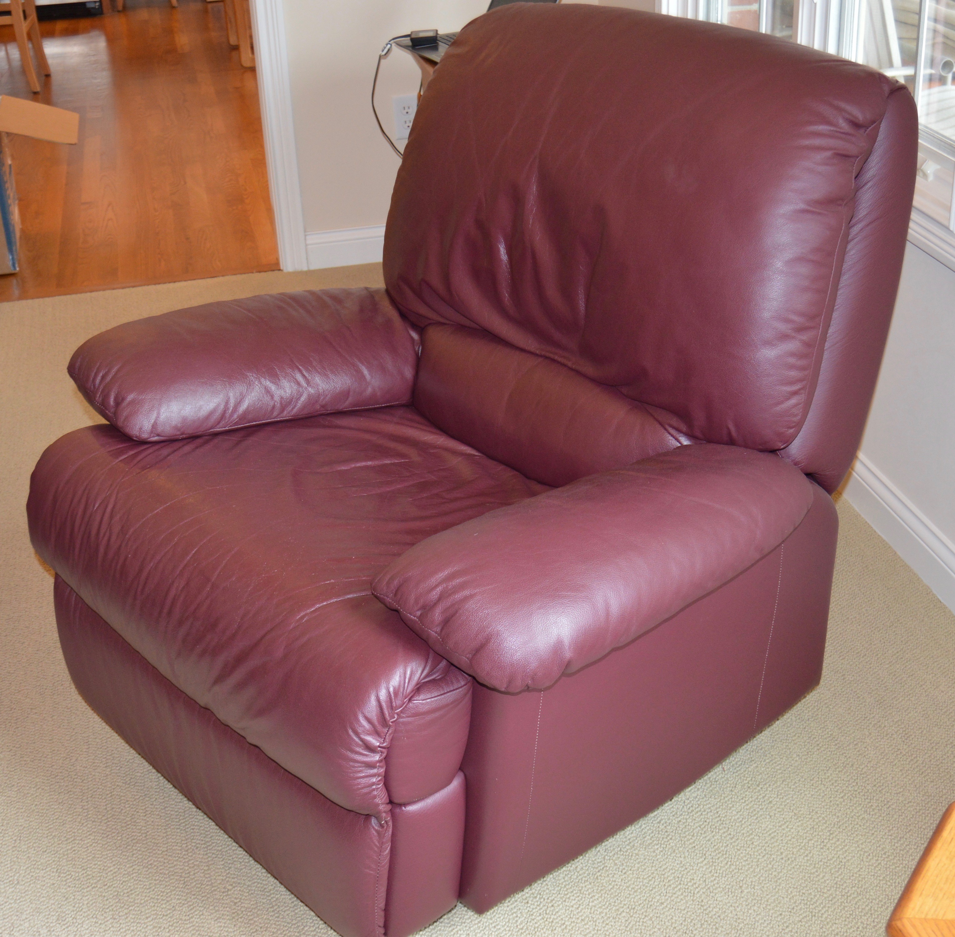 Italian Leather Loveseat and Recliner by Natuzzi