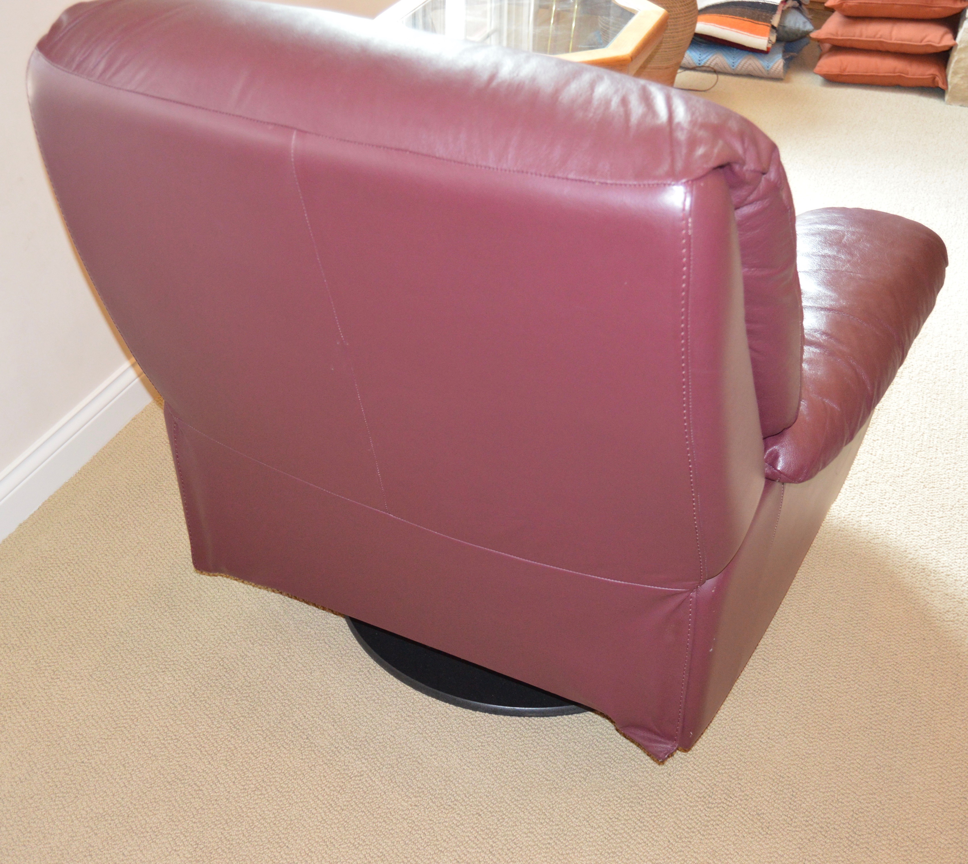 Italian Leather Loveseat and Recliner by Natuzzi