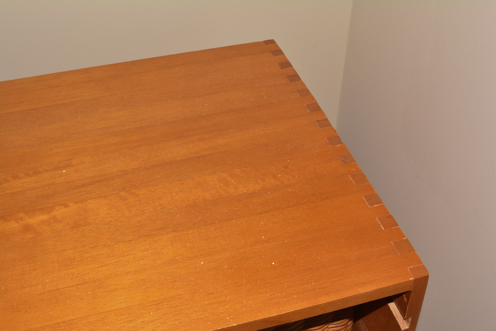 Wooden Storage Bench With Basket Drawers