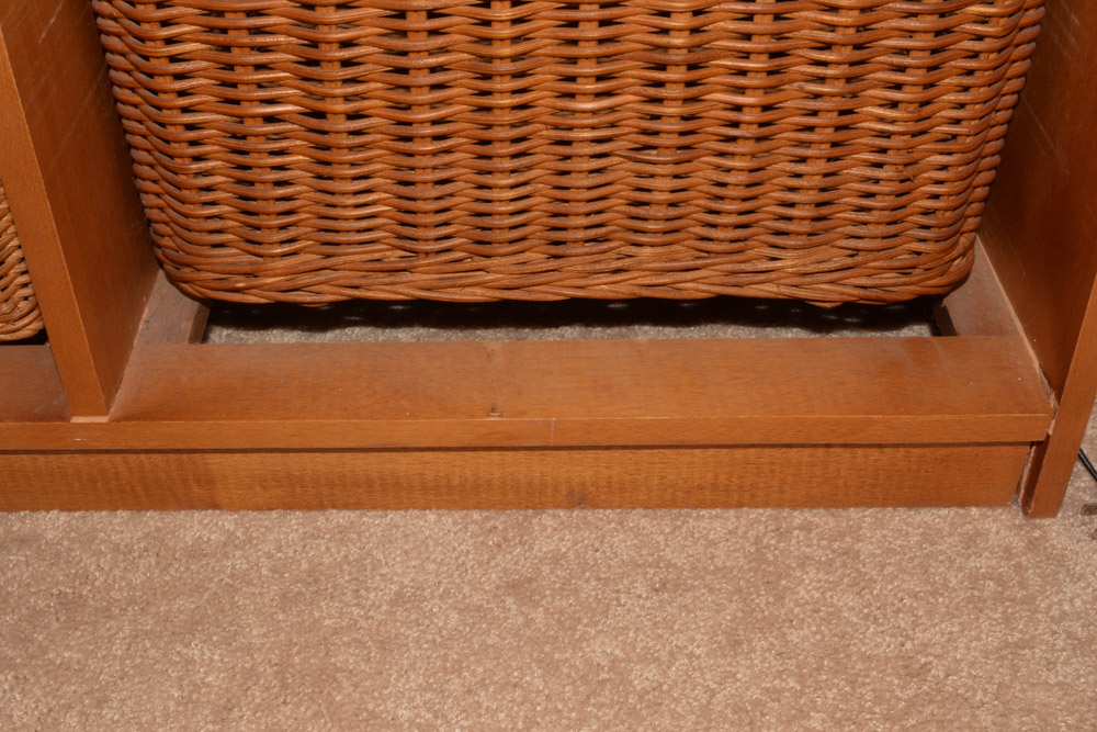 Wooden Storage Bench With Basket Drawers