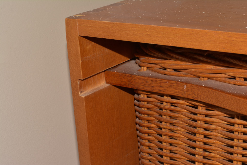 Wooden Storage Bench With Basket Drawers