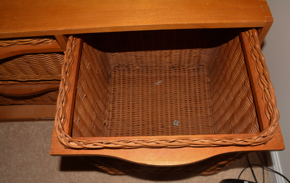 Wooden Storage Bench With Basket Drawers