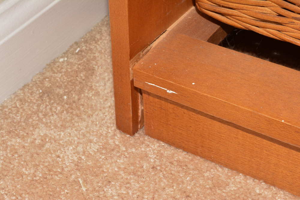 Wooden Storage Bench With Basket Drawers