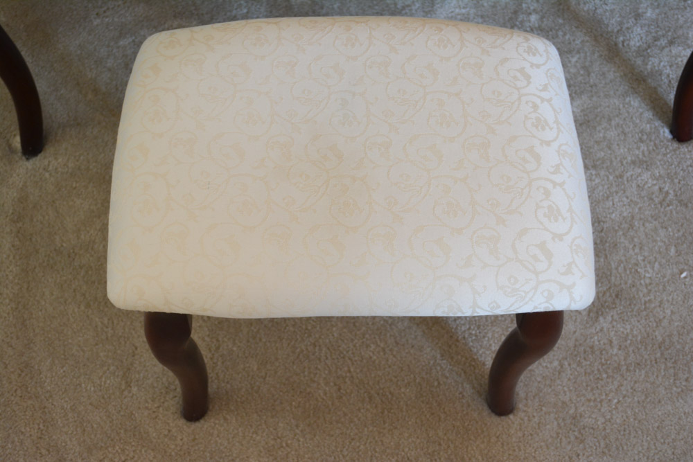 Contemporary Queen Anne-Style Vanity with Mirror and Stool