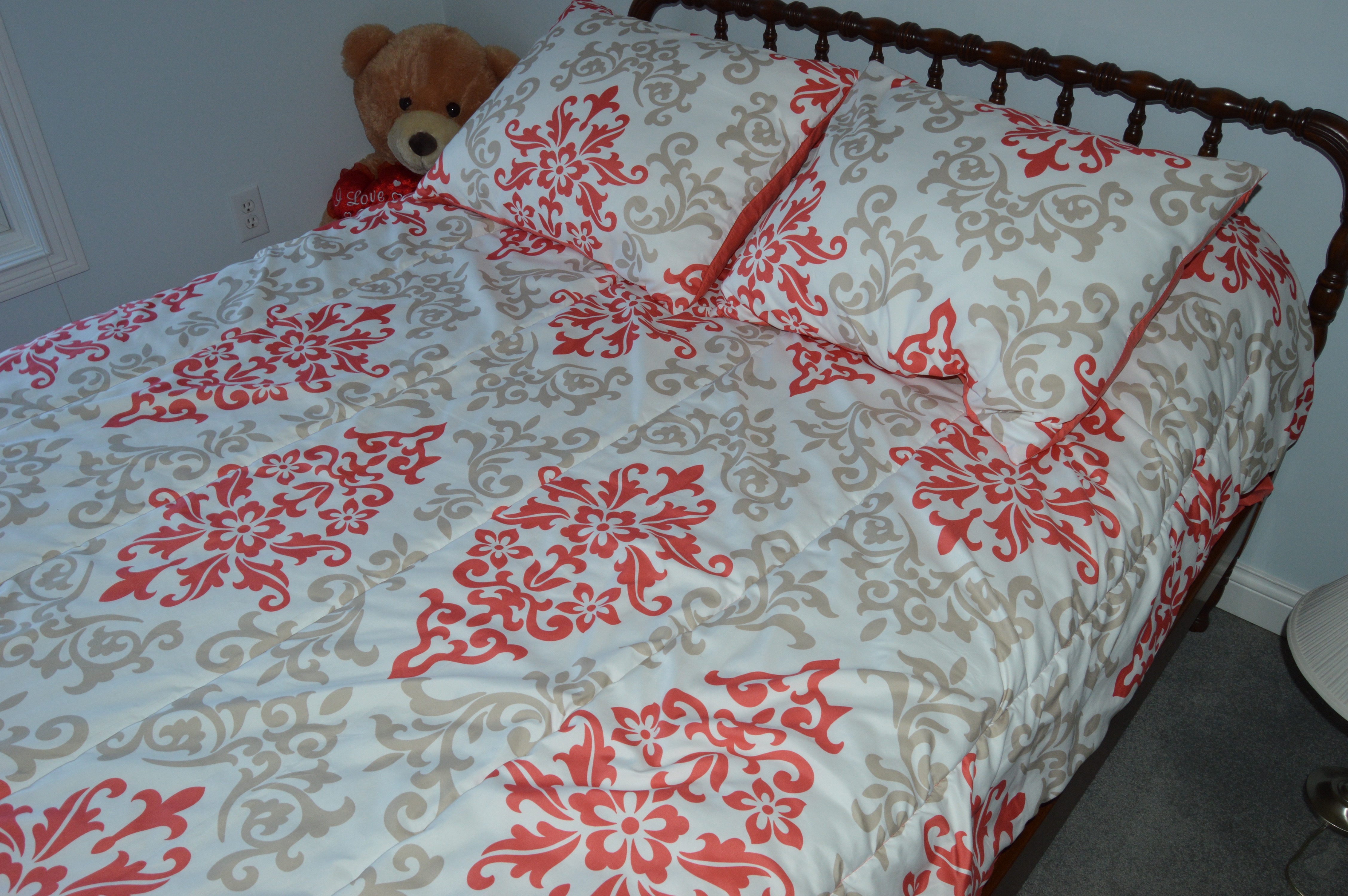 Vintage Spindle Full Size Bed Frame and Comforter Set