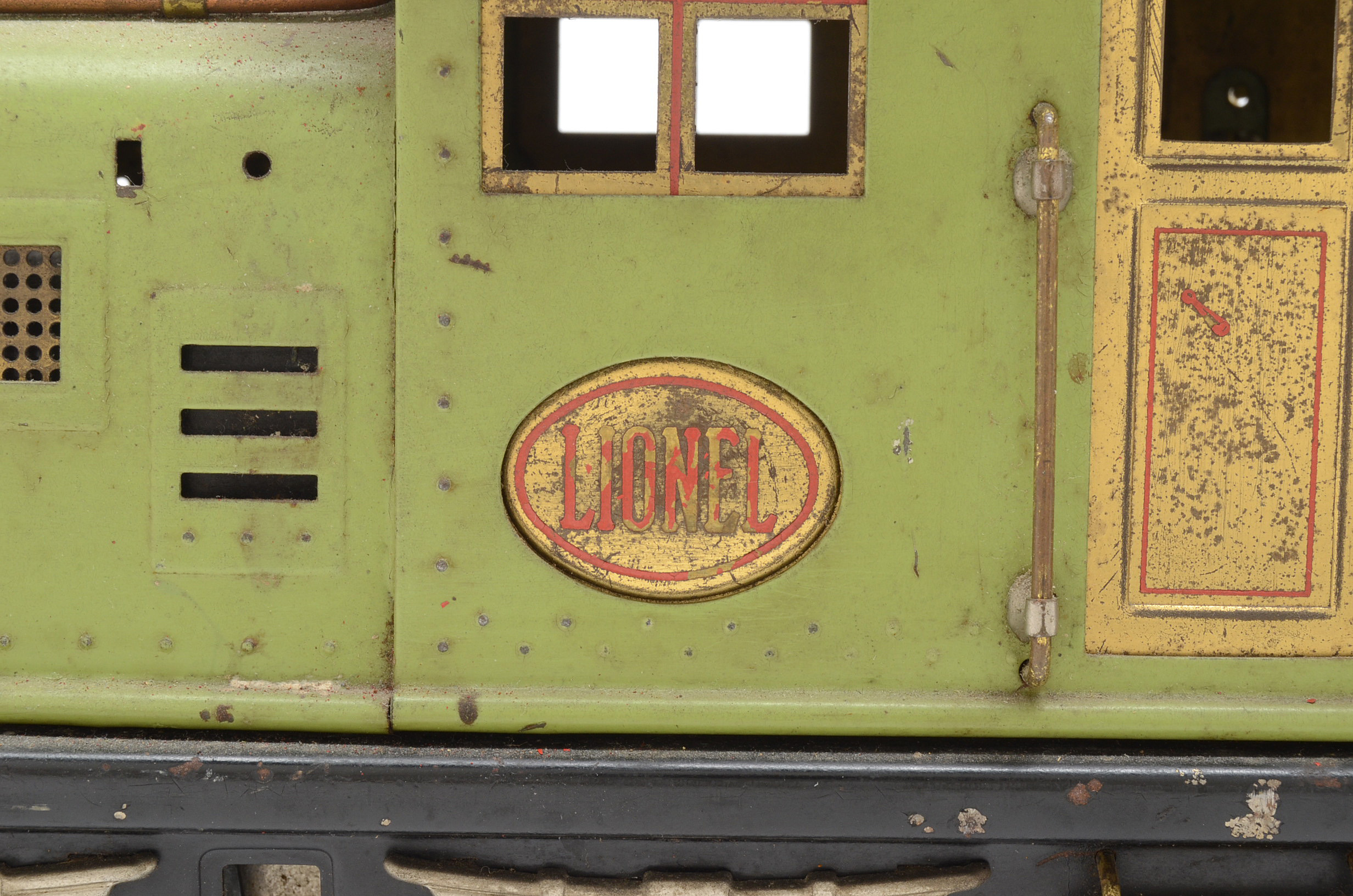 Pre-War Lionel 408E Standard Gauge Engine in Apple Green