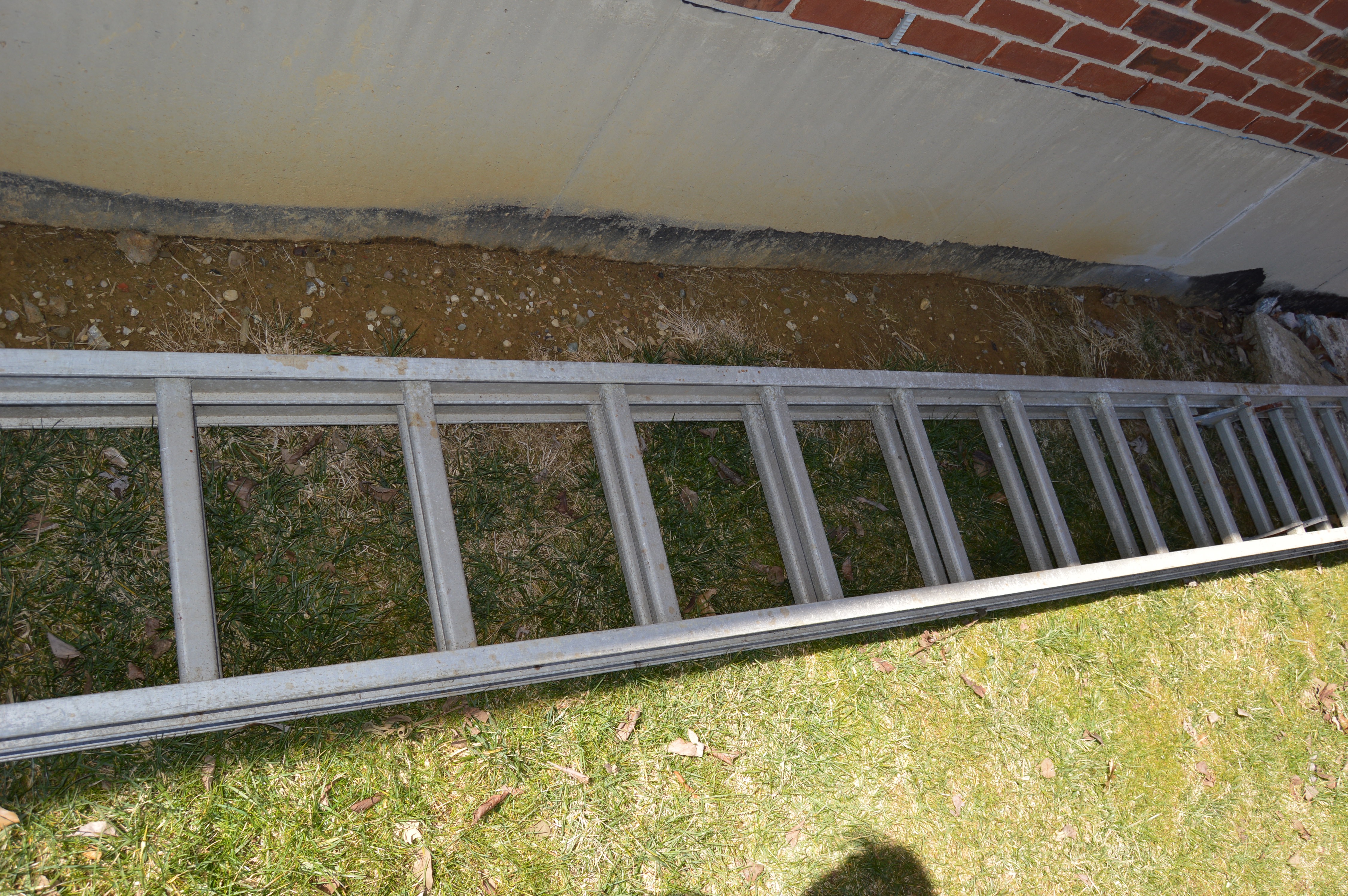 35' Aluminum Extension Ladder and Pair of Levelers