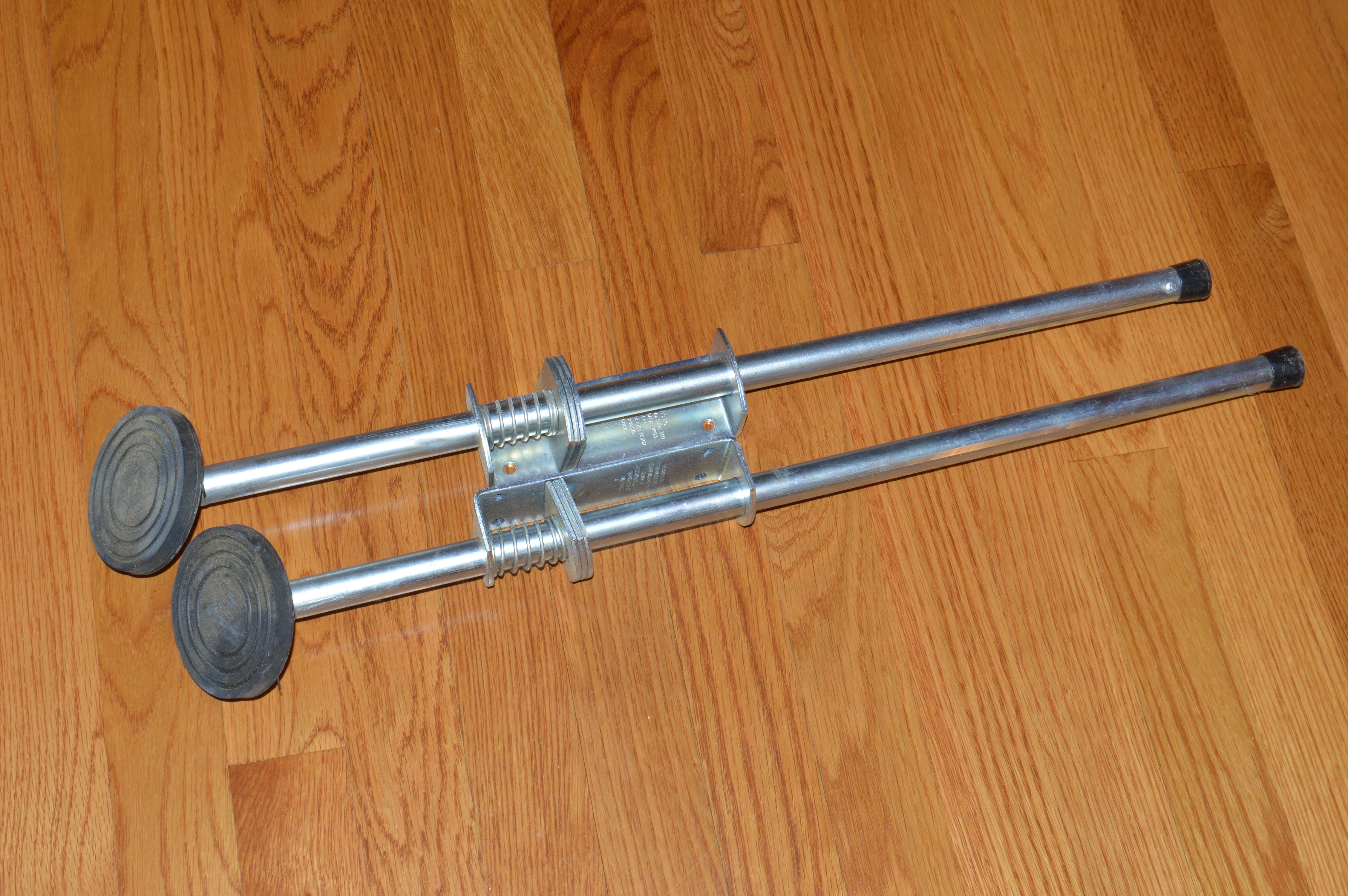 35' Aluminum Extension Ladder and Pair of Levelers