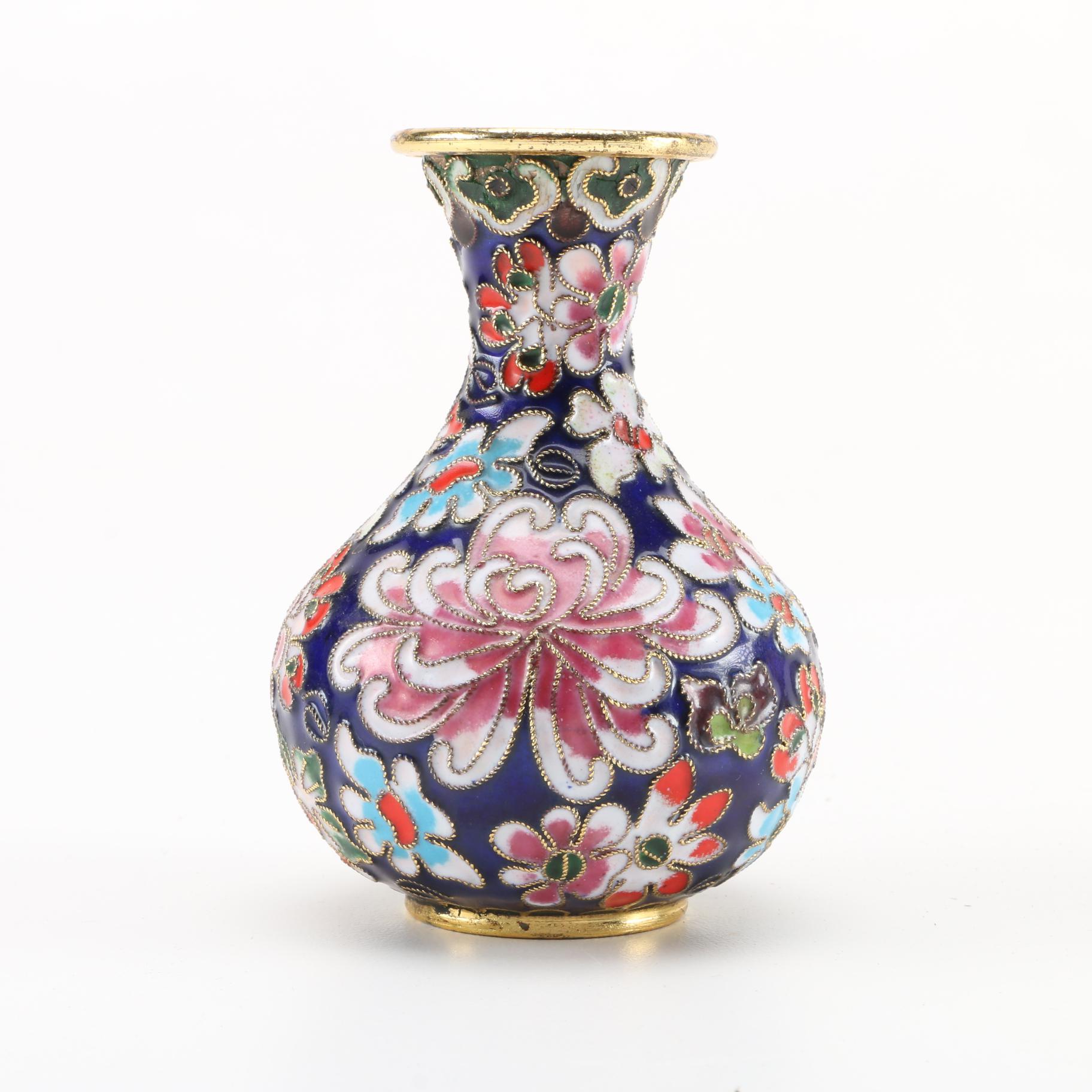 Johnson Brothers "Indian Tree" Plates and East Asian Decor