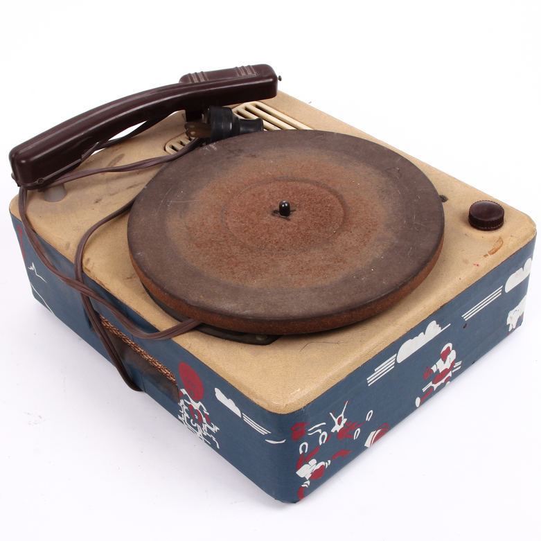 Children's Record Player and Bugs Bunny Record Storybook Set