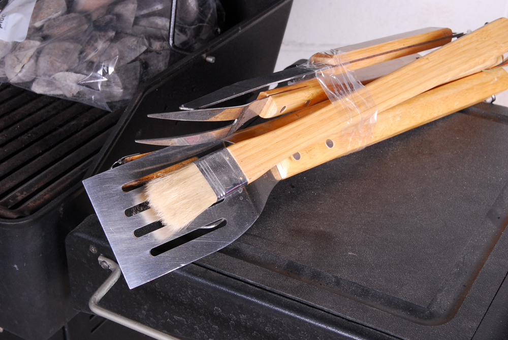 Ducane Gas Grill With Accessories