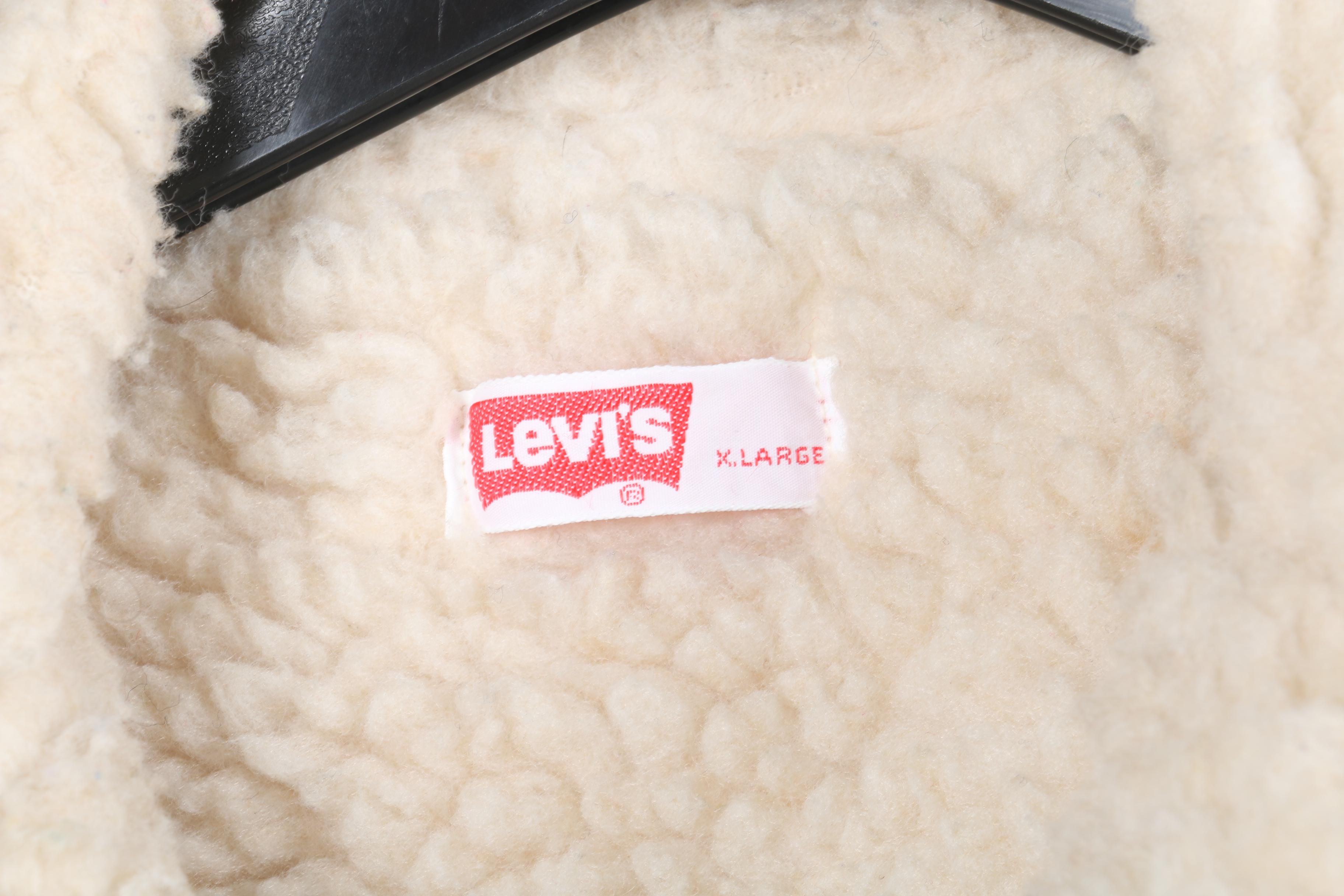 Men's Corduroy Jackets Featuring Levi's
