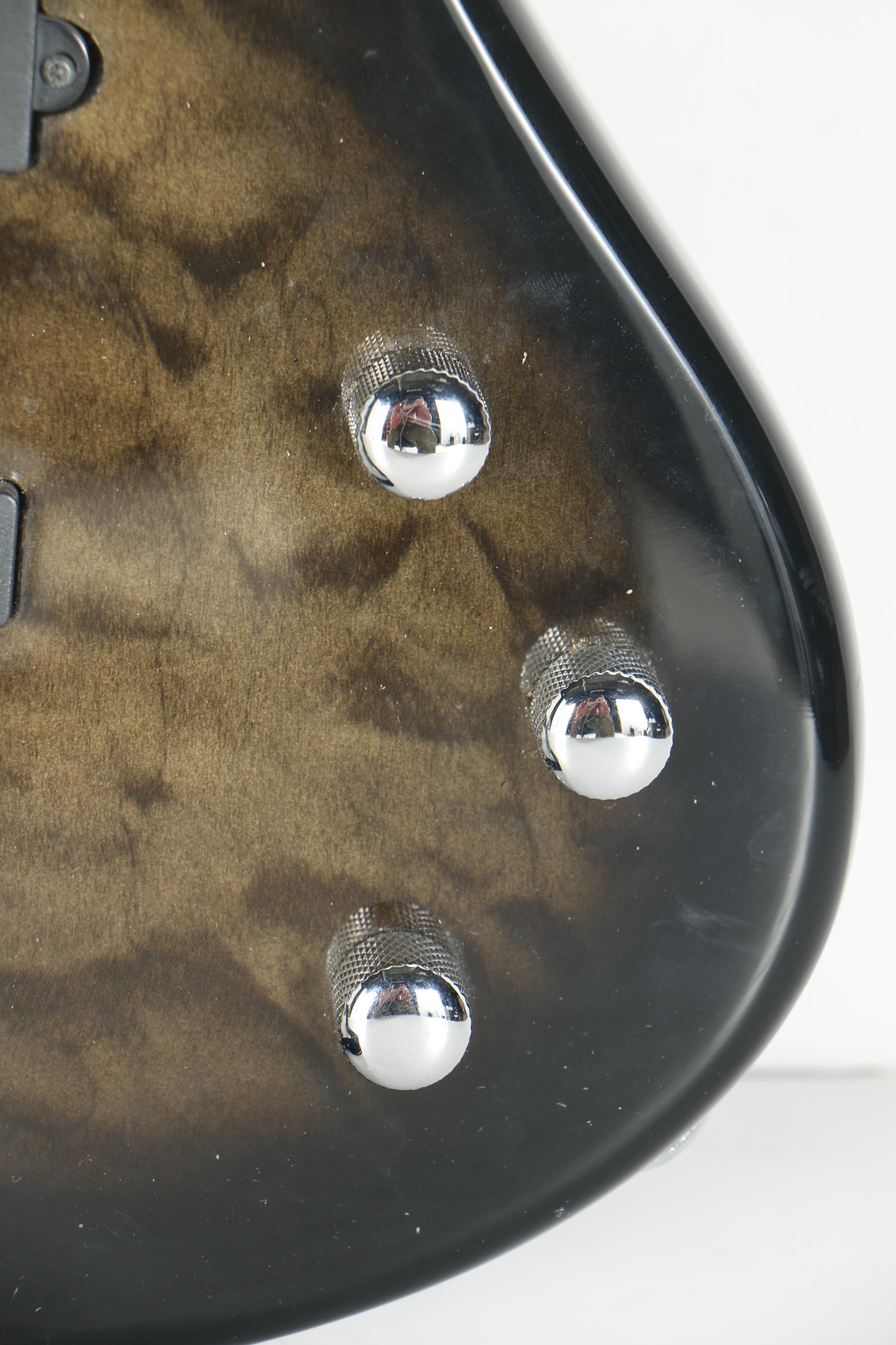 Washburn T14 Taurus Bass Guitar and Line 6 Amplifier