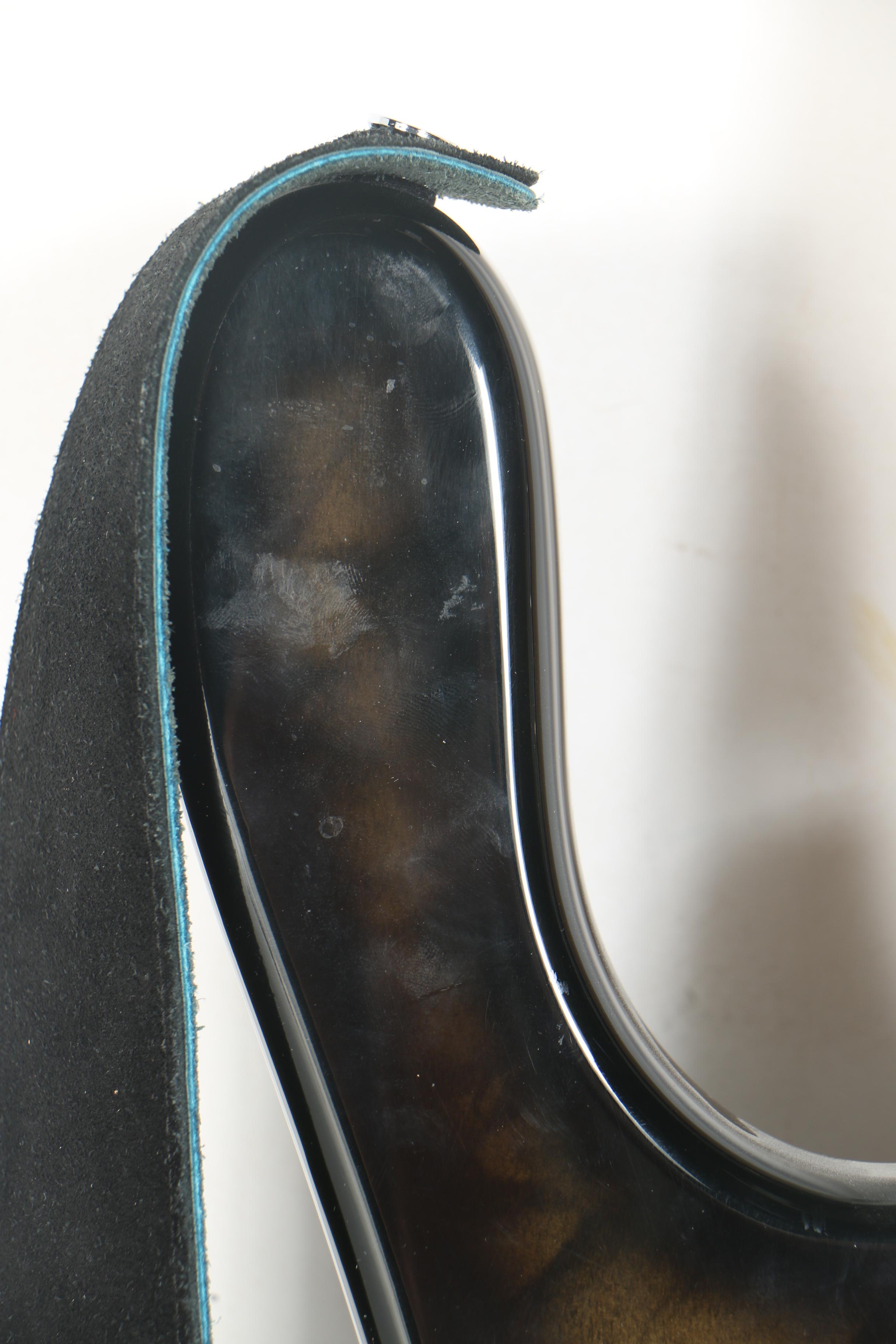 Washburn T14 Taurus Bass Guitar and Line 6 Amplifier