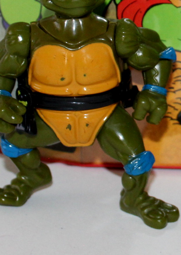 Teenage Mutant Ninja Turtle Action Figures and Case