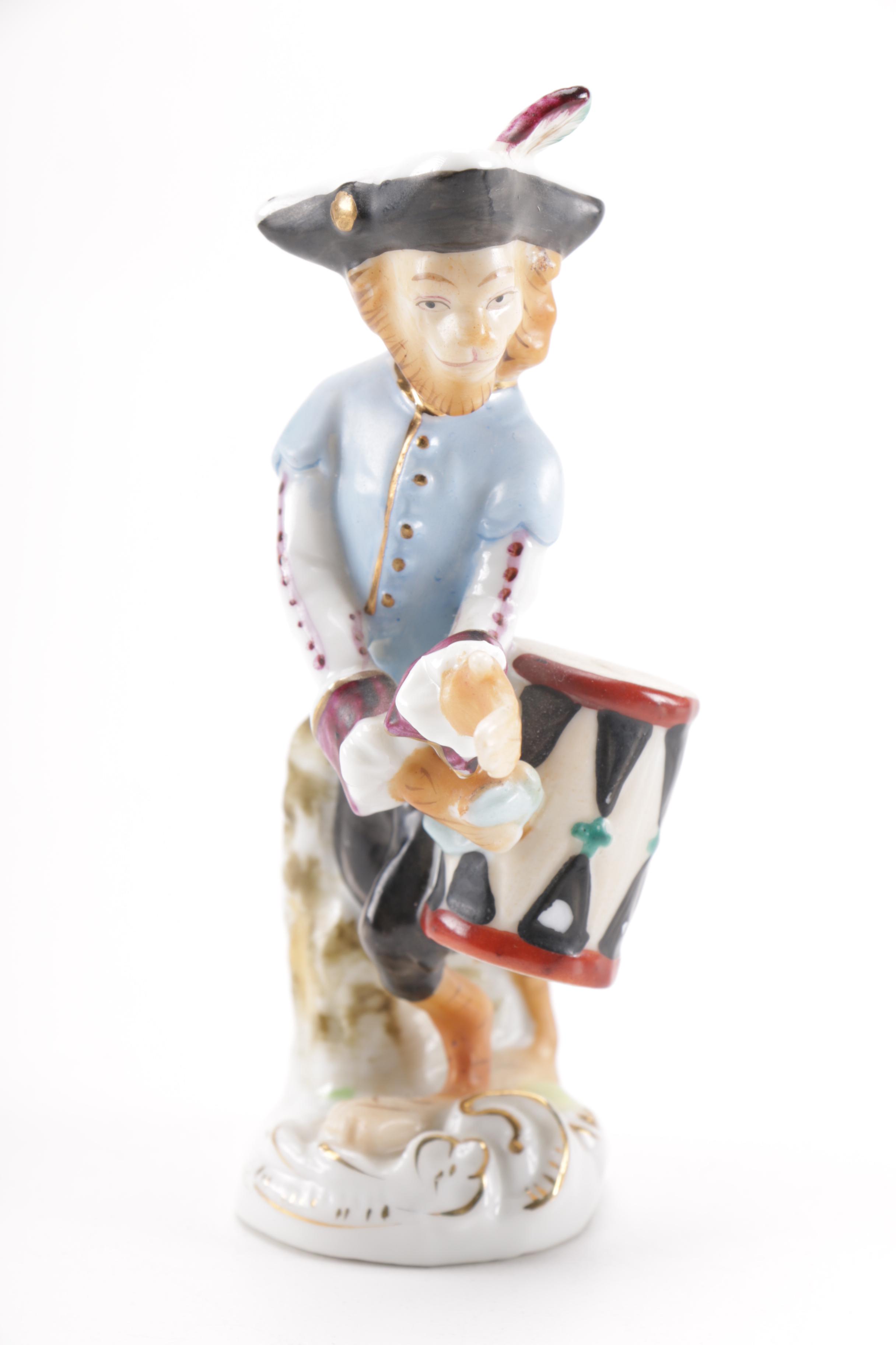 Colonial Attire Monkey Musician Figurines With Podium