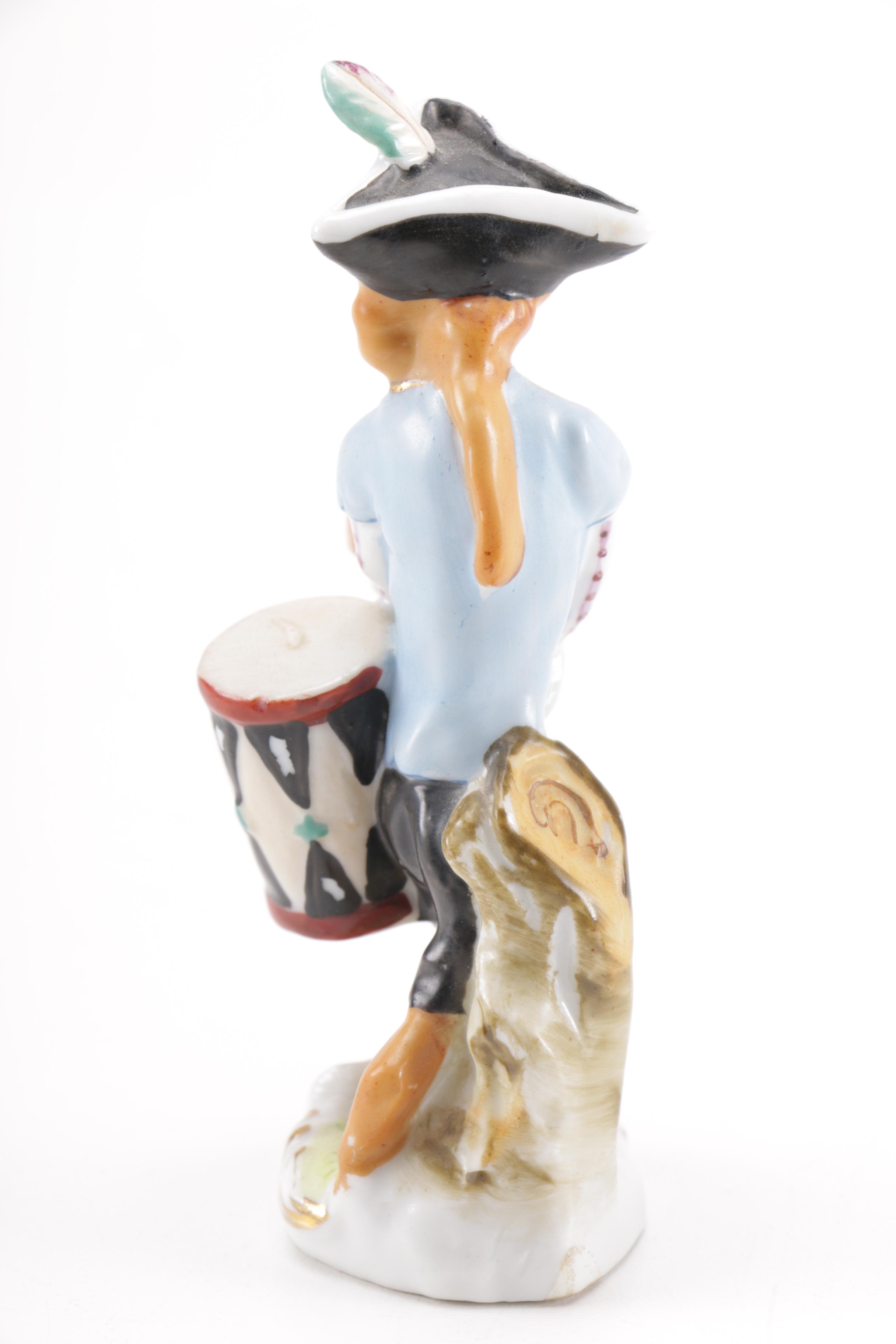 Colonial Attire Monkey Musician Figurines With Podium