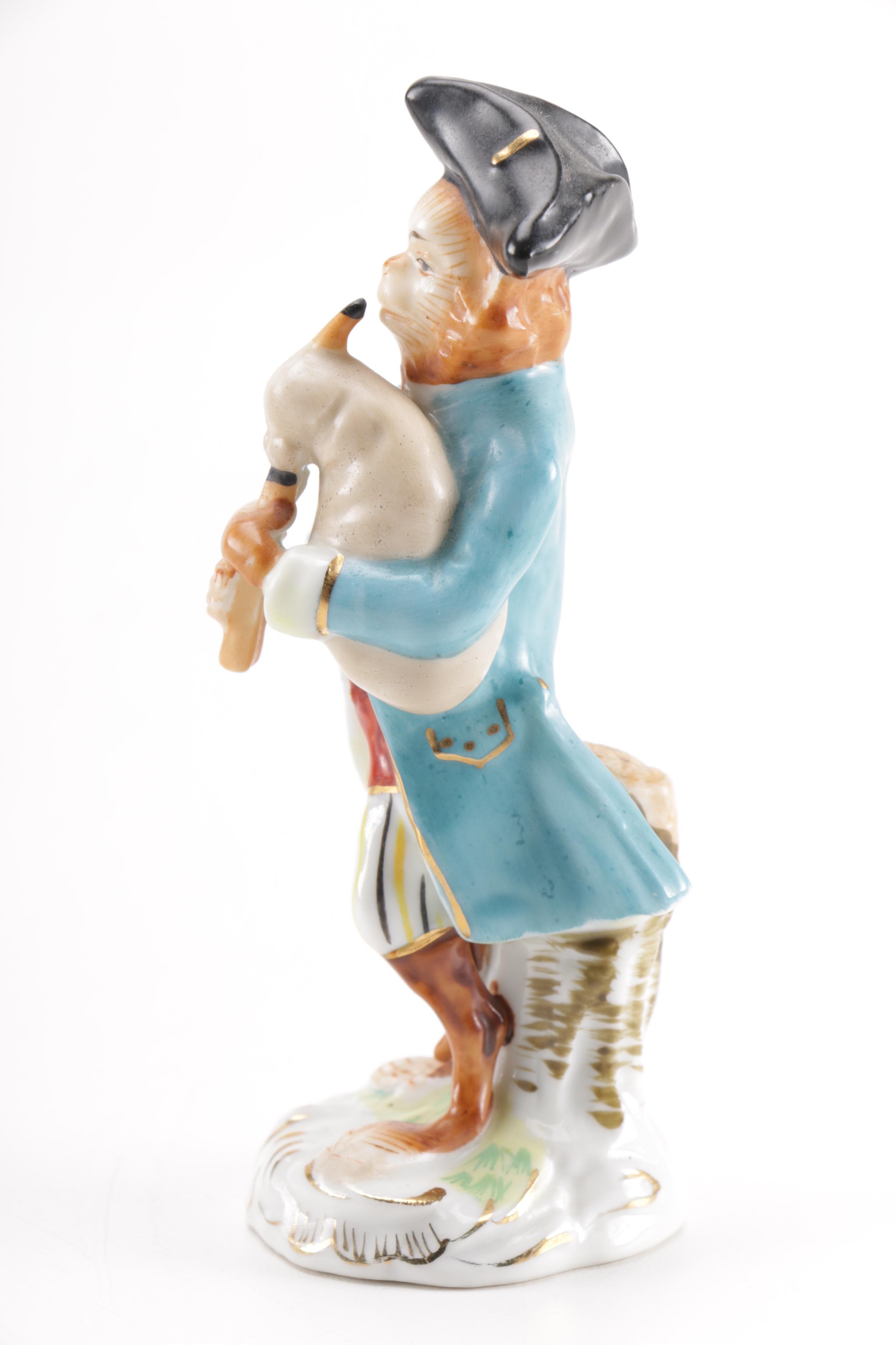 Colonial Attire Monkey Musician Figurines With Podium