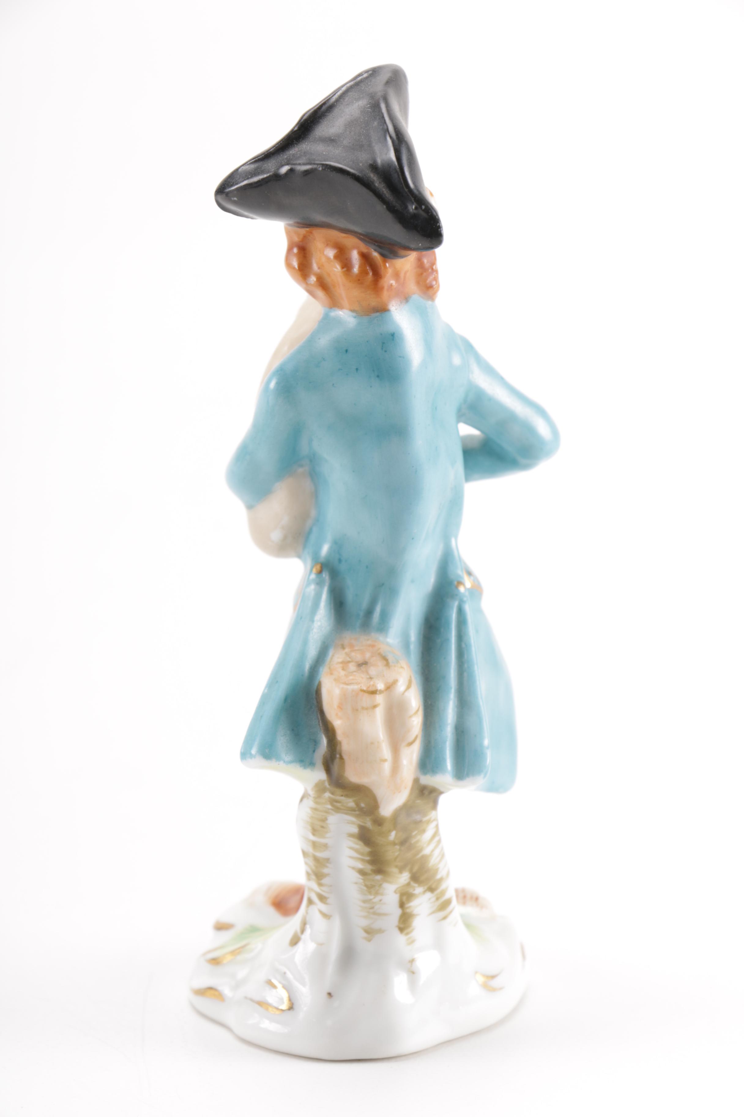 Colonial Attire Monkey Musician Figurines With Podium