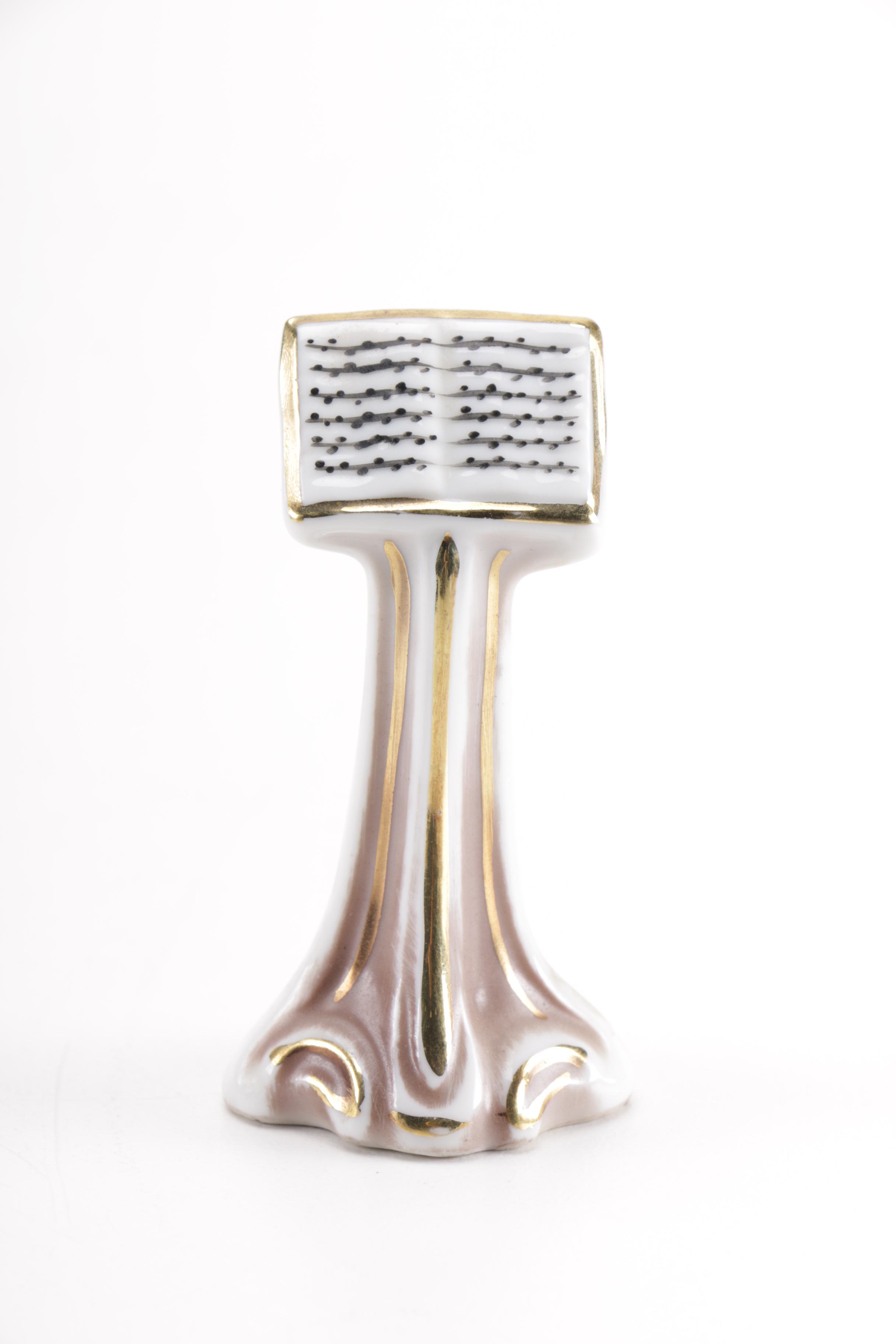 Colonial Attire Monkey Musician Figurines With Podium