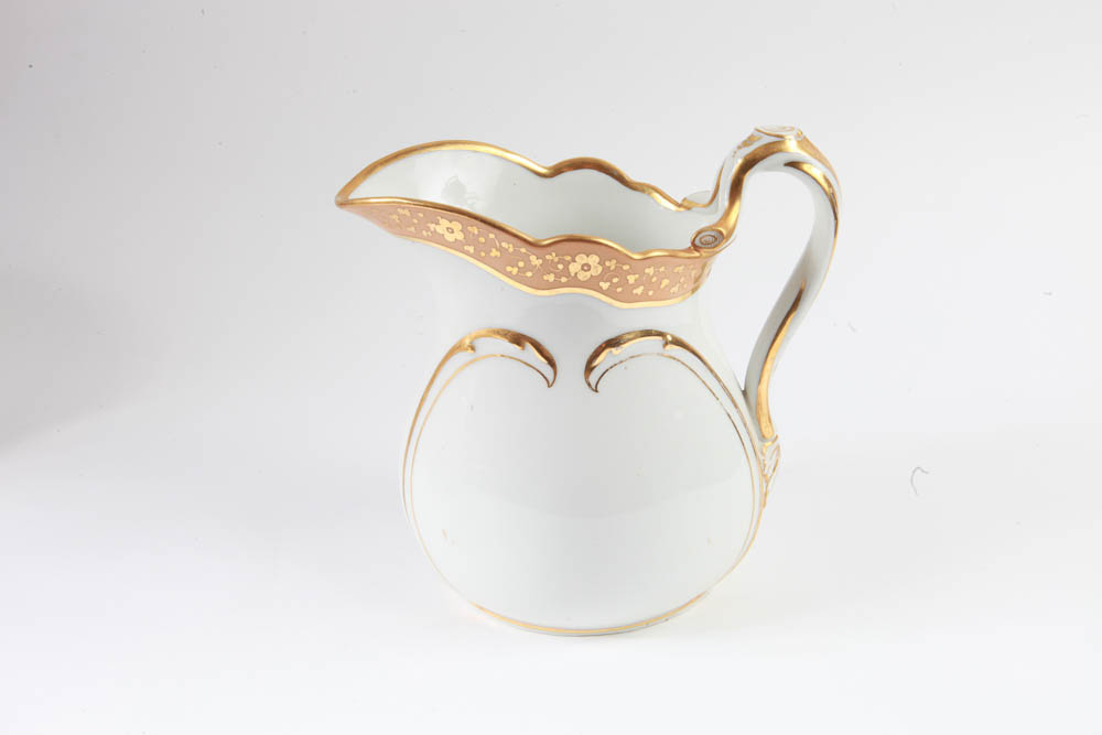 Late 18th Century Ludwigsburg Fine German Porcelain Dinnerware