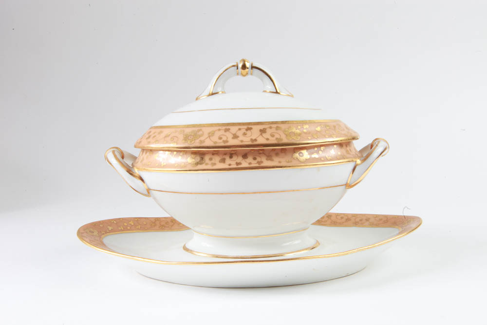 Late 18th Century Ludwigsburg Fine German Porcelain Dinnerware