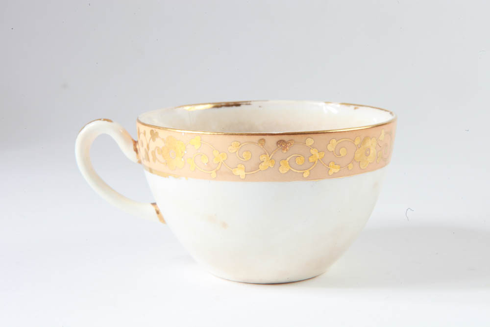 Late 18th Century Ludwigsburg Fine German Porcelain Dinnerware