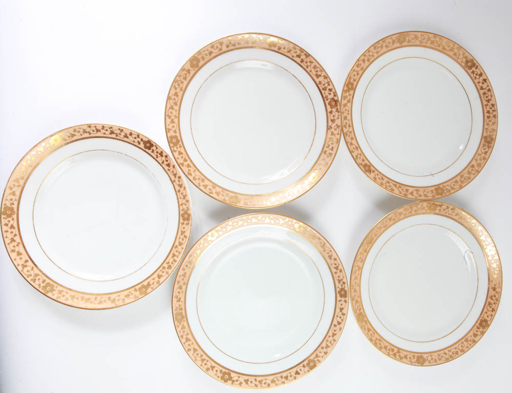 Late 18th Century Ludwigsburg Fine German Porcelain Dinnerware