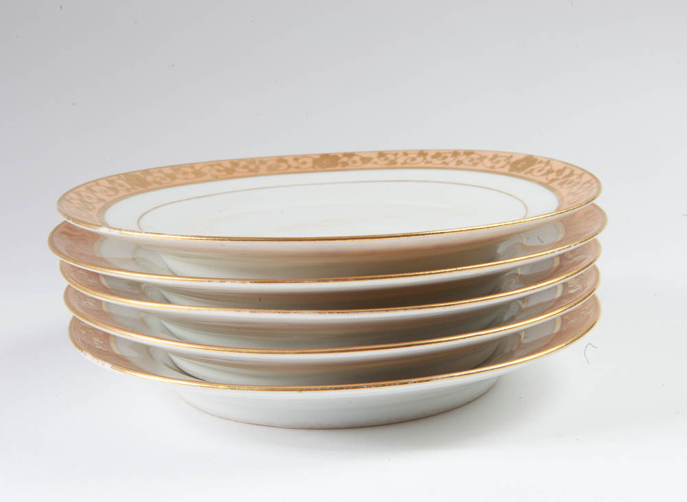 Late 18th Century Ludwigsburg Fine German Porcelain Dinnerware