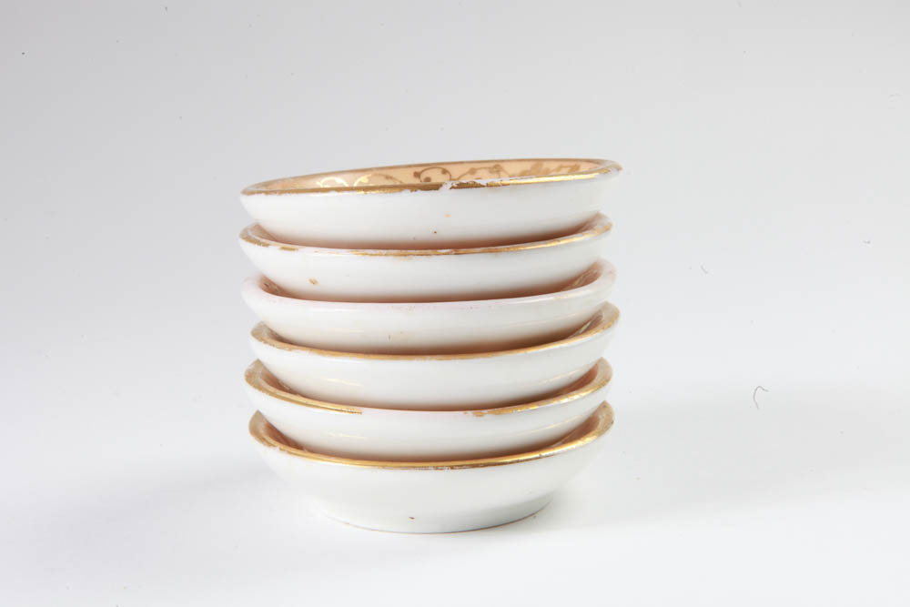 Late 18th Century Ludwigsburg Fine German Porcelain Dinnerware