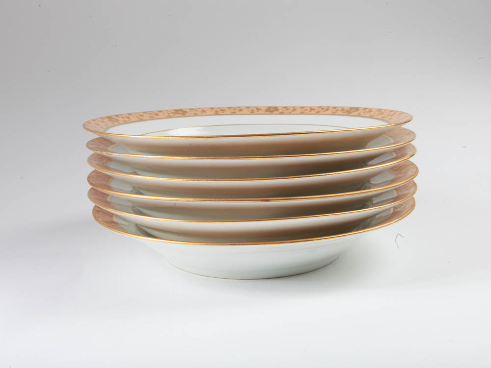 Late 18th Century Ludwigsburg Fine German Porcelain Dinnerware