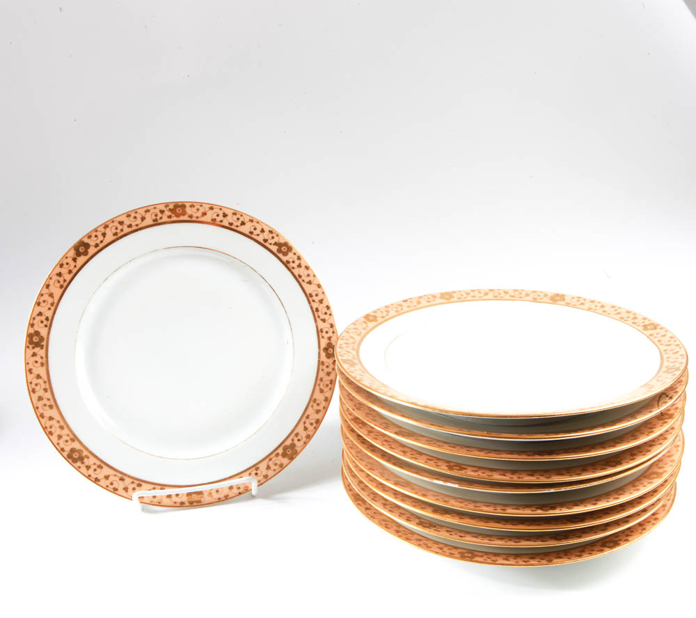 Late 18th Century Ludwigsburg Fine German Porcelain Dinnerware