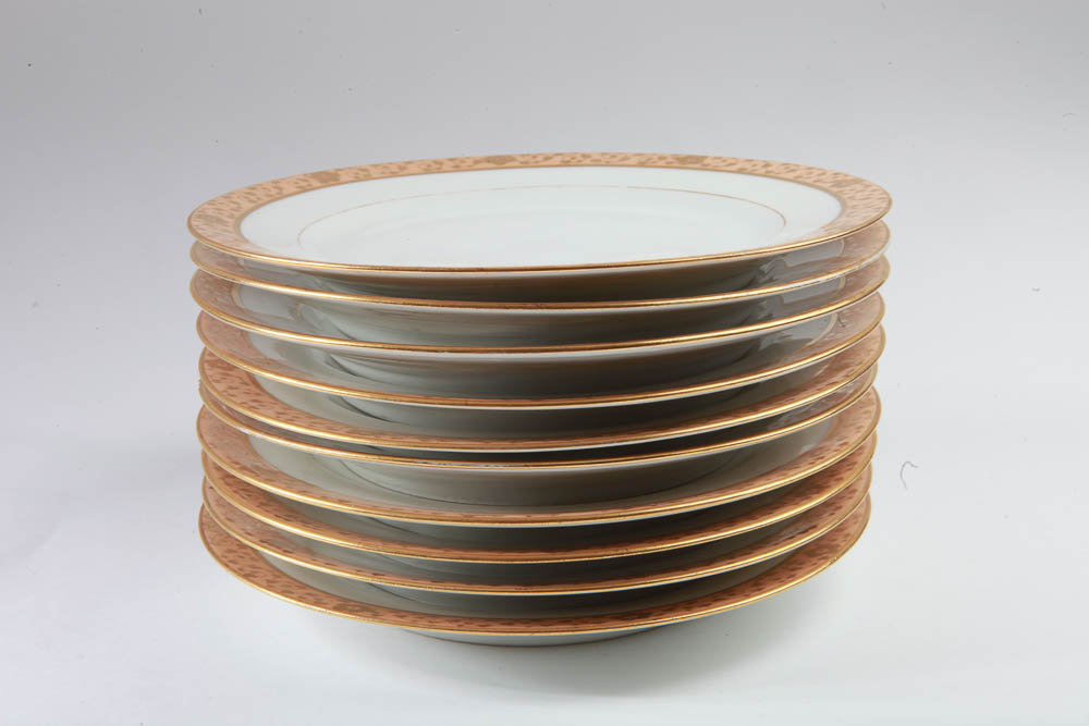 Late 18th Century Ludwigsburg Fine German Porcelain Dinnerware