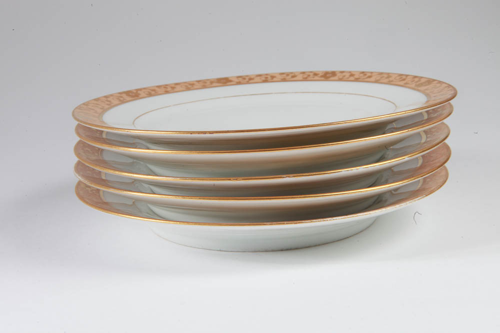 Late 18th Century Ludwigsburg Fine German Porcelain Dinnerware