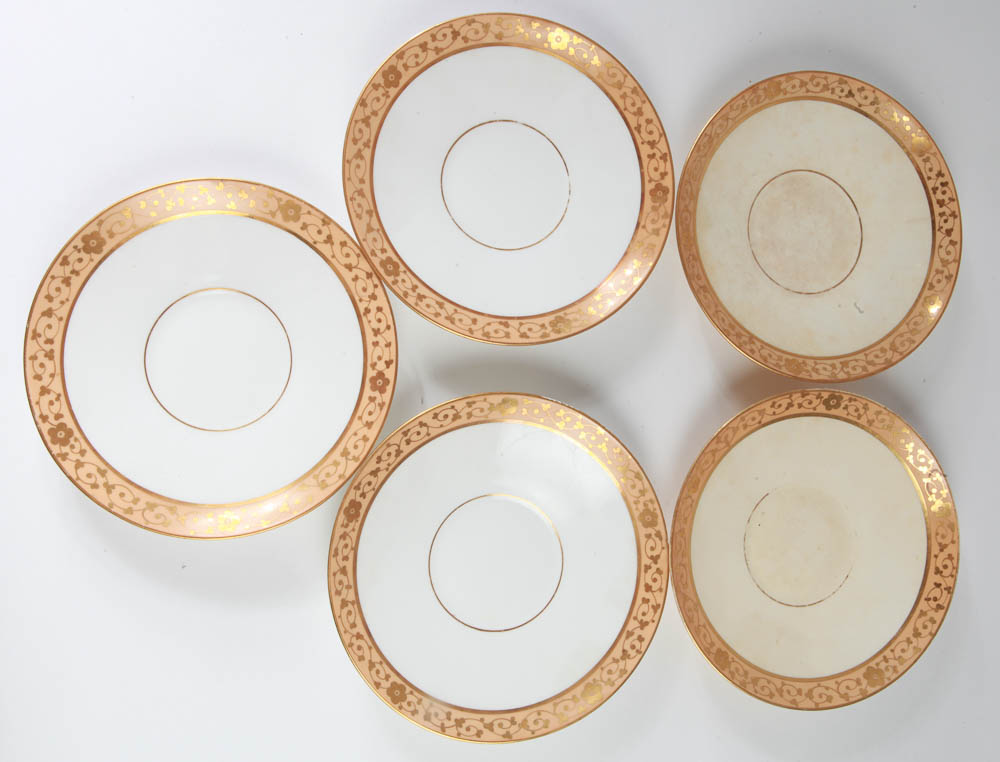 Late 18th Century Ludwigsburg Fine German Porcelain Dinnerware