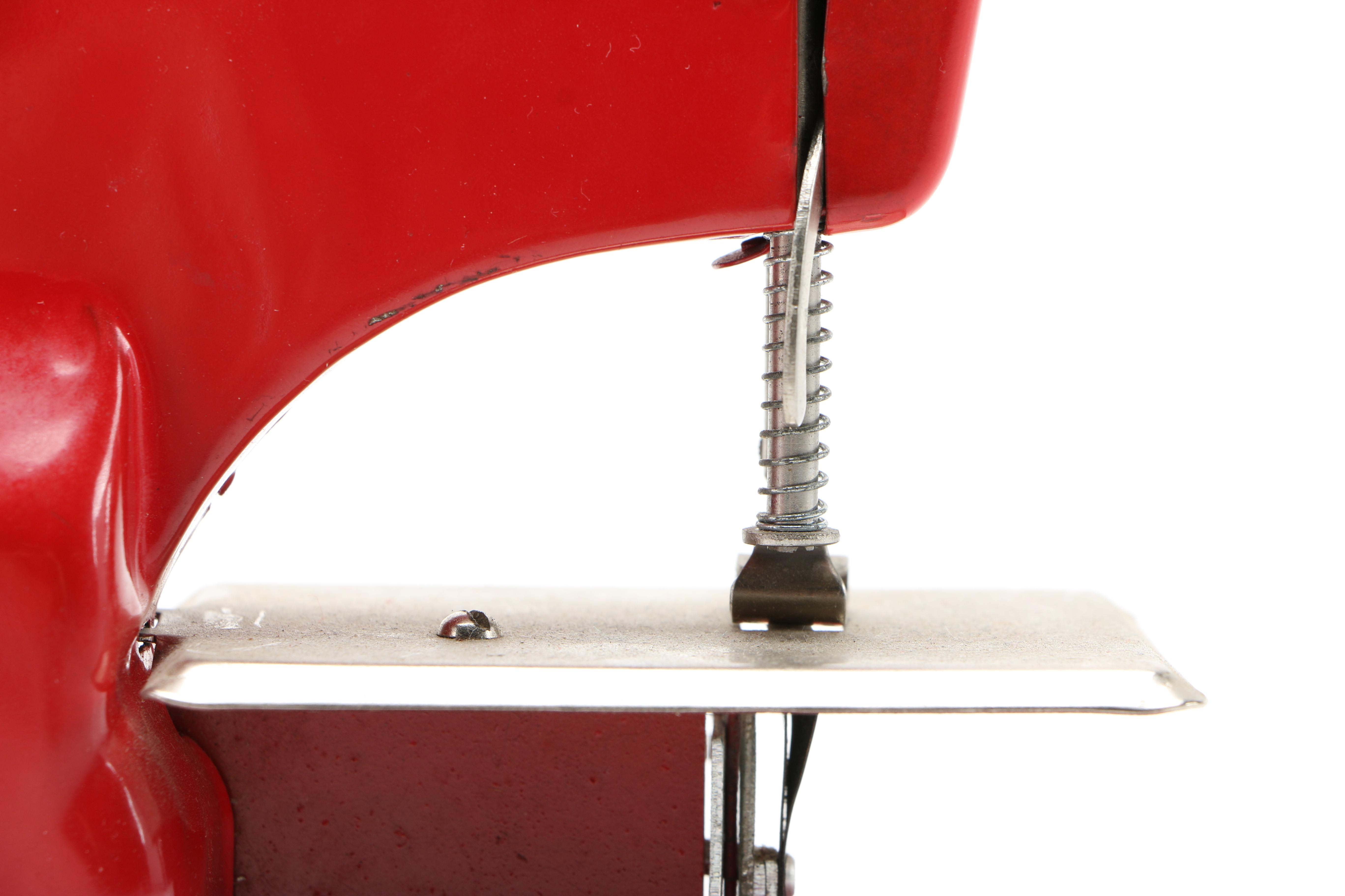 Vintage Electric Little Modiste Sewing Machine