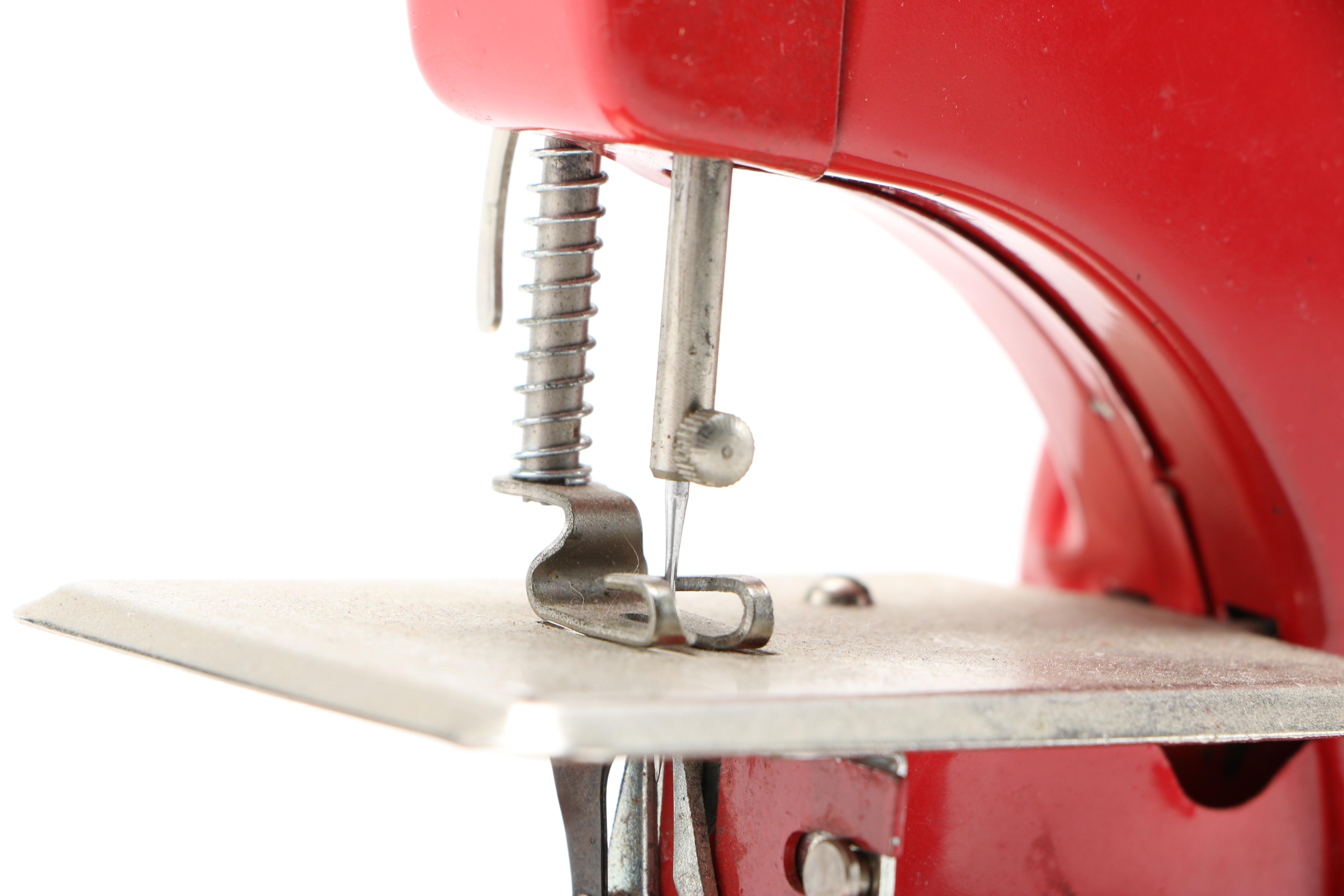 Vintage Electric Little Modiste Sewing Machine