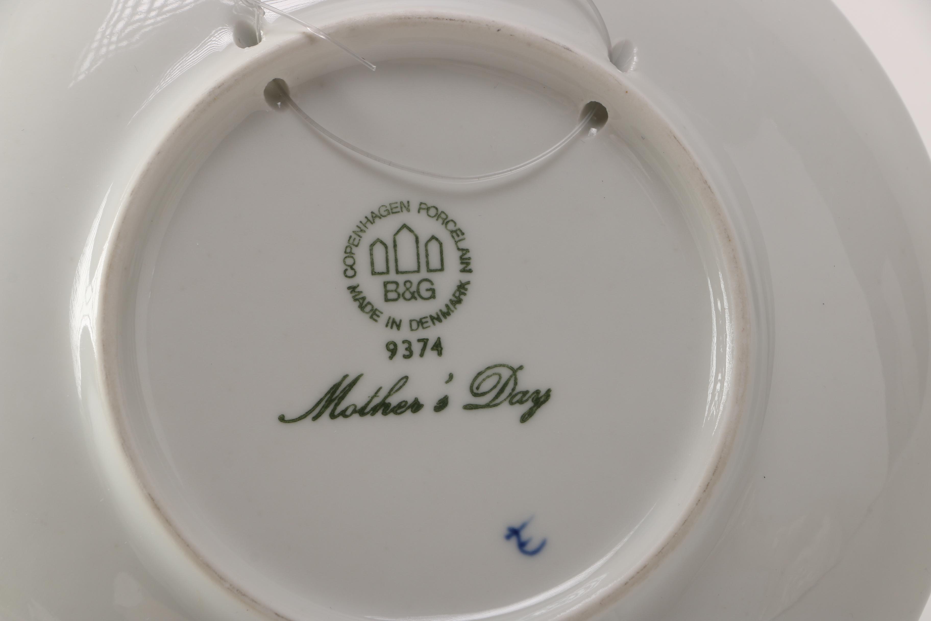 Polar Bear Décor Including Hutschenreuther and B&G Plates